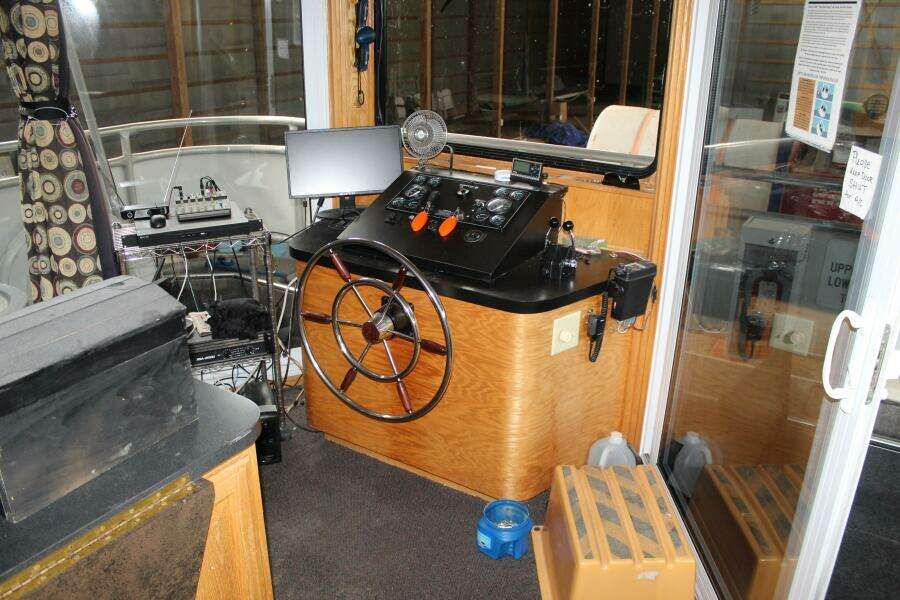 Sumerset 75 Interior