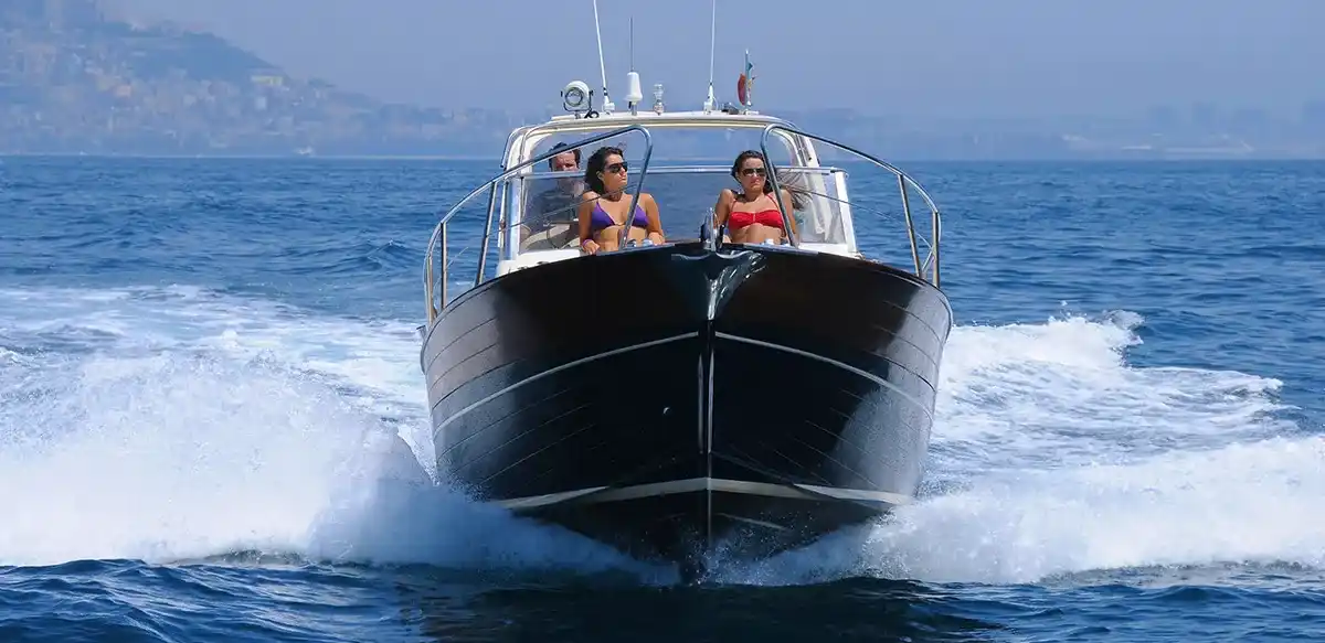 Exterior del Nautica Esposito Positiano Sport 28