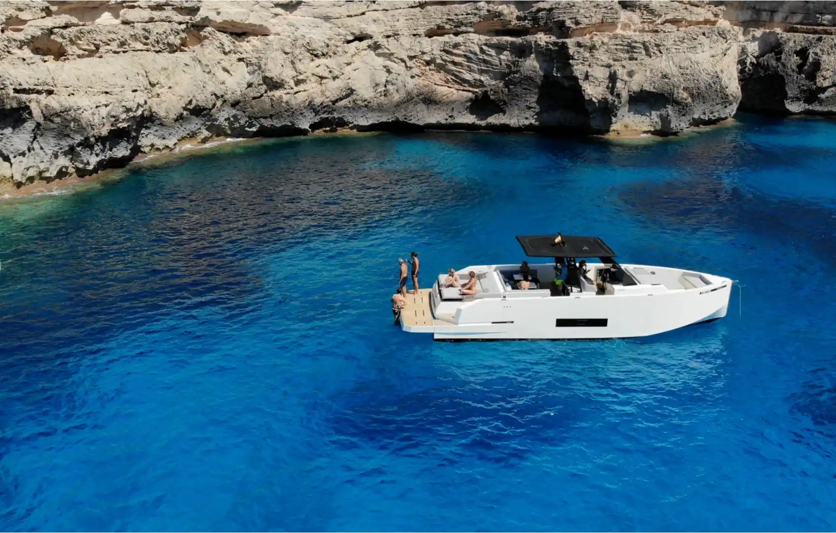 De Antonio Yachts D42 Open Exterior