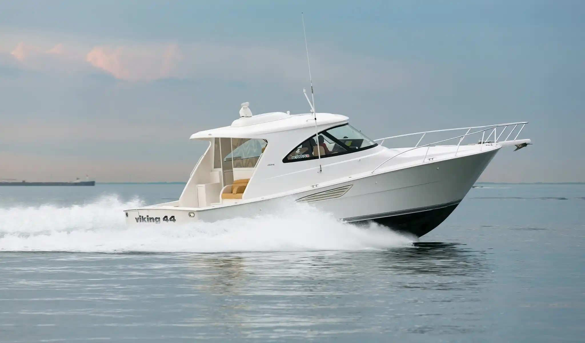 Viking Yacht 44SC Exterior