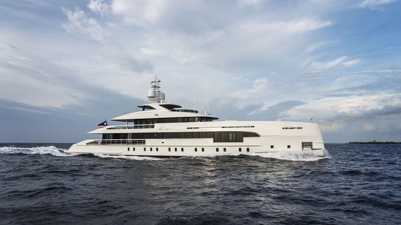 Heesen Yachts Ela Exterior