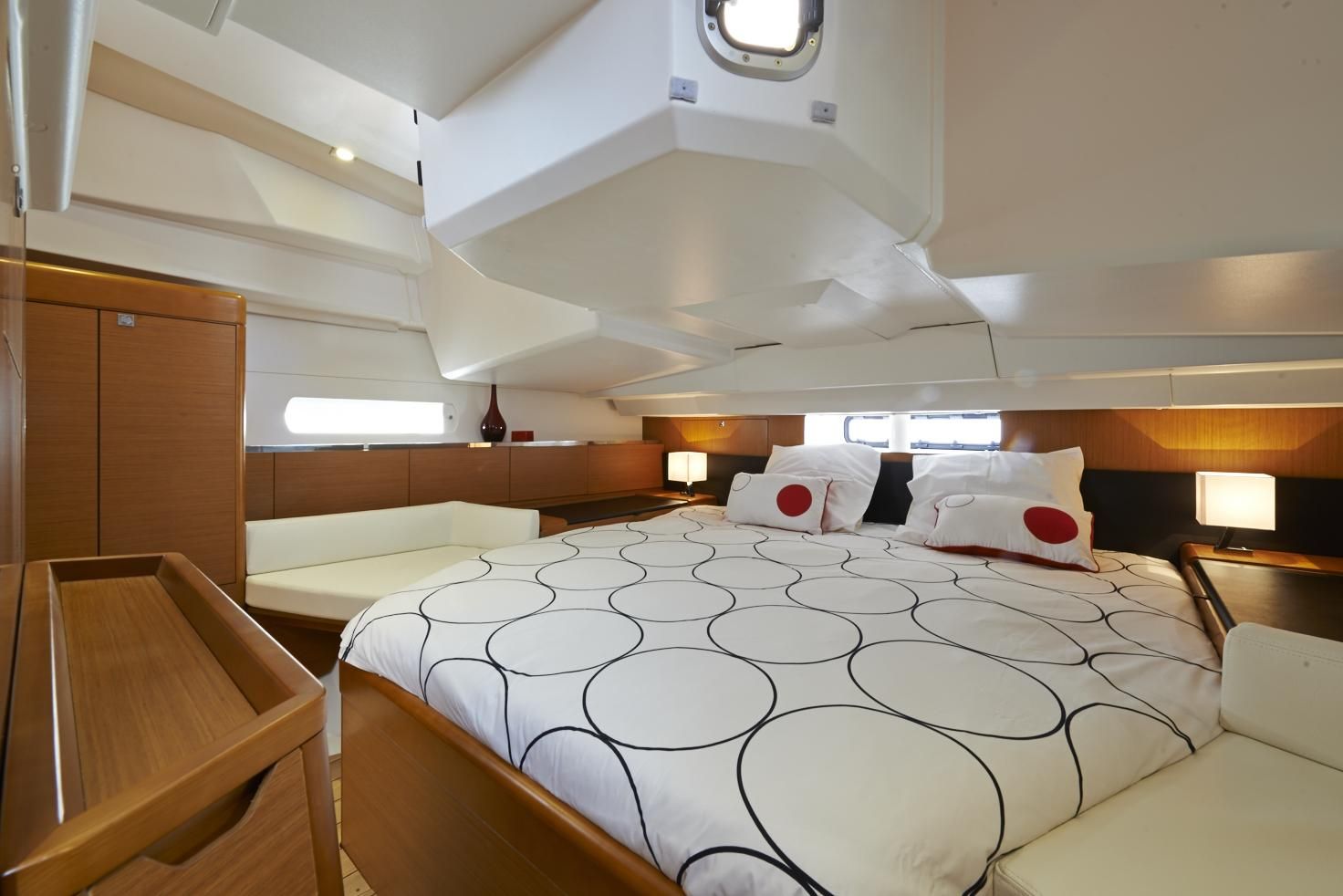 Jeanneau Sun Odyssey 41 DS Interior