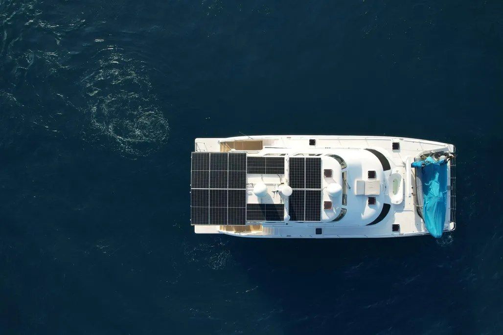 Außenbereich der Powerplay Catamarans 63