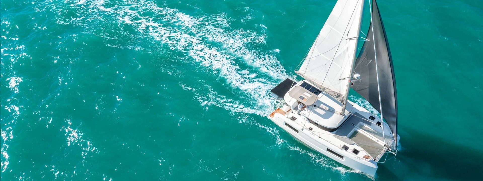 Lagoon 38 Exterior