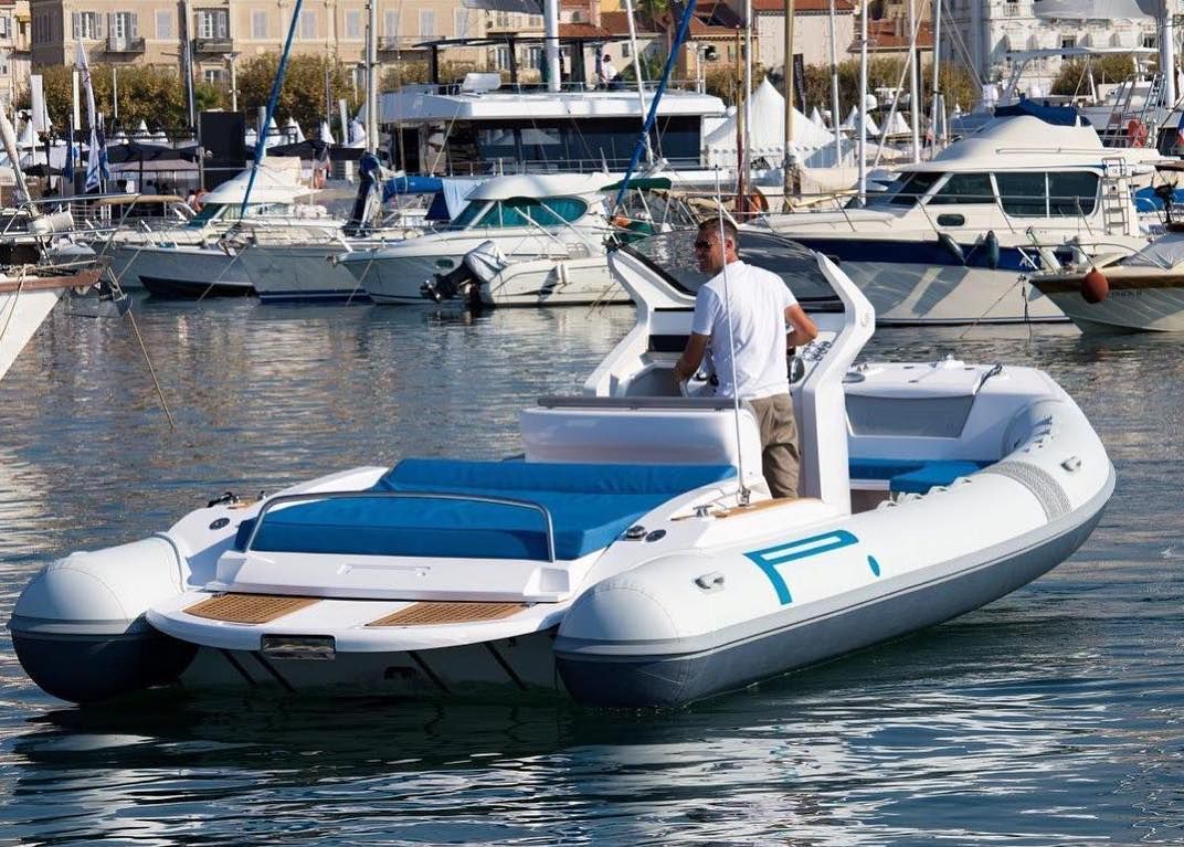 Pirelli Speedboats 880 L Interior
