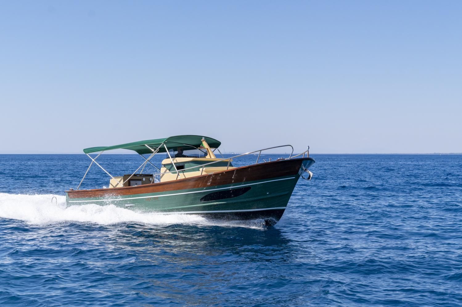 F.lli Mileo Leucosya 30 Sport Cruiser