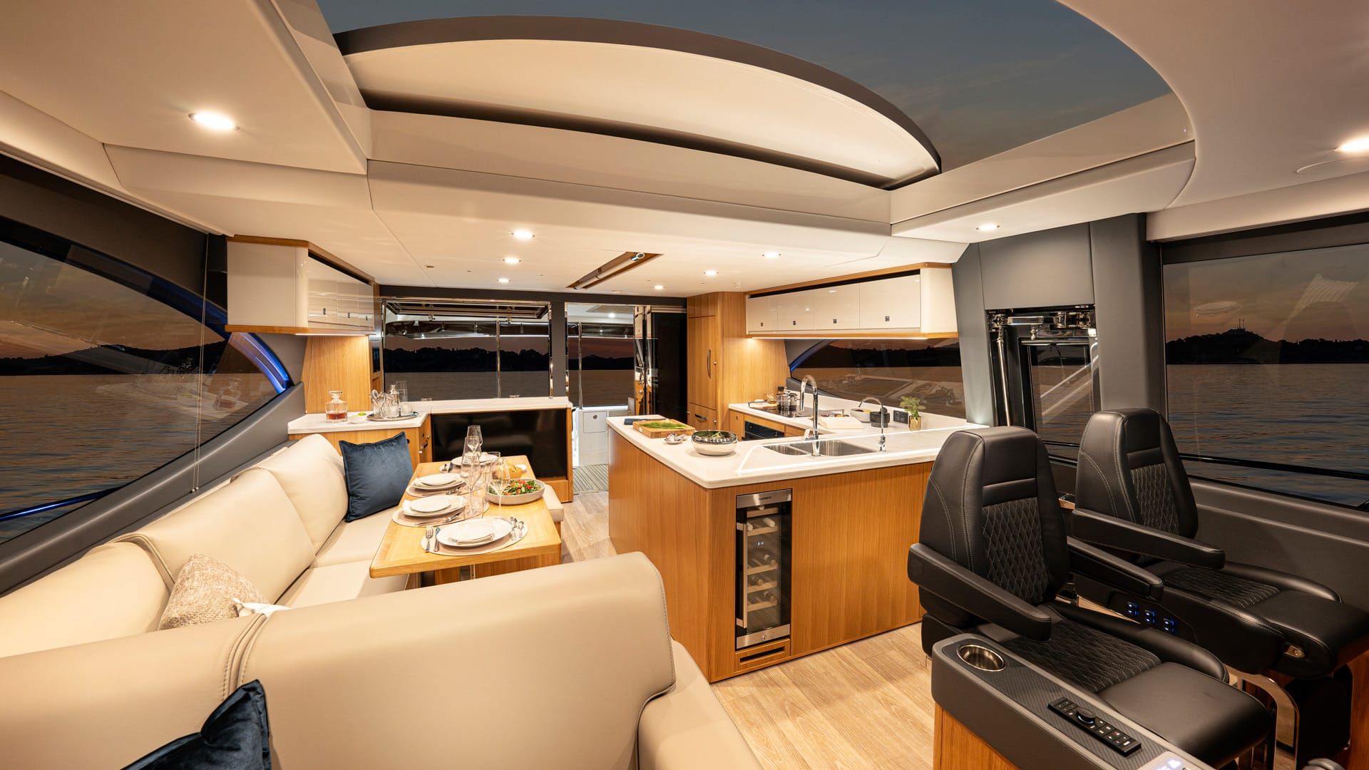 Riviera 585 SUV Interior