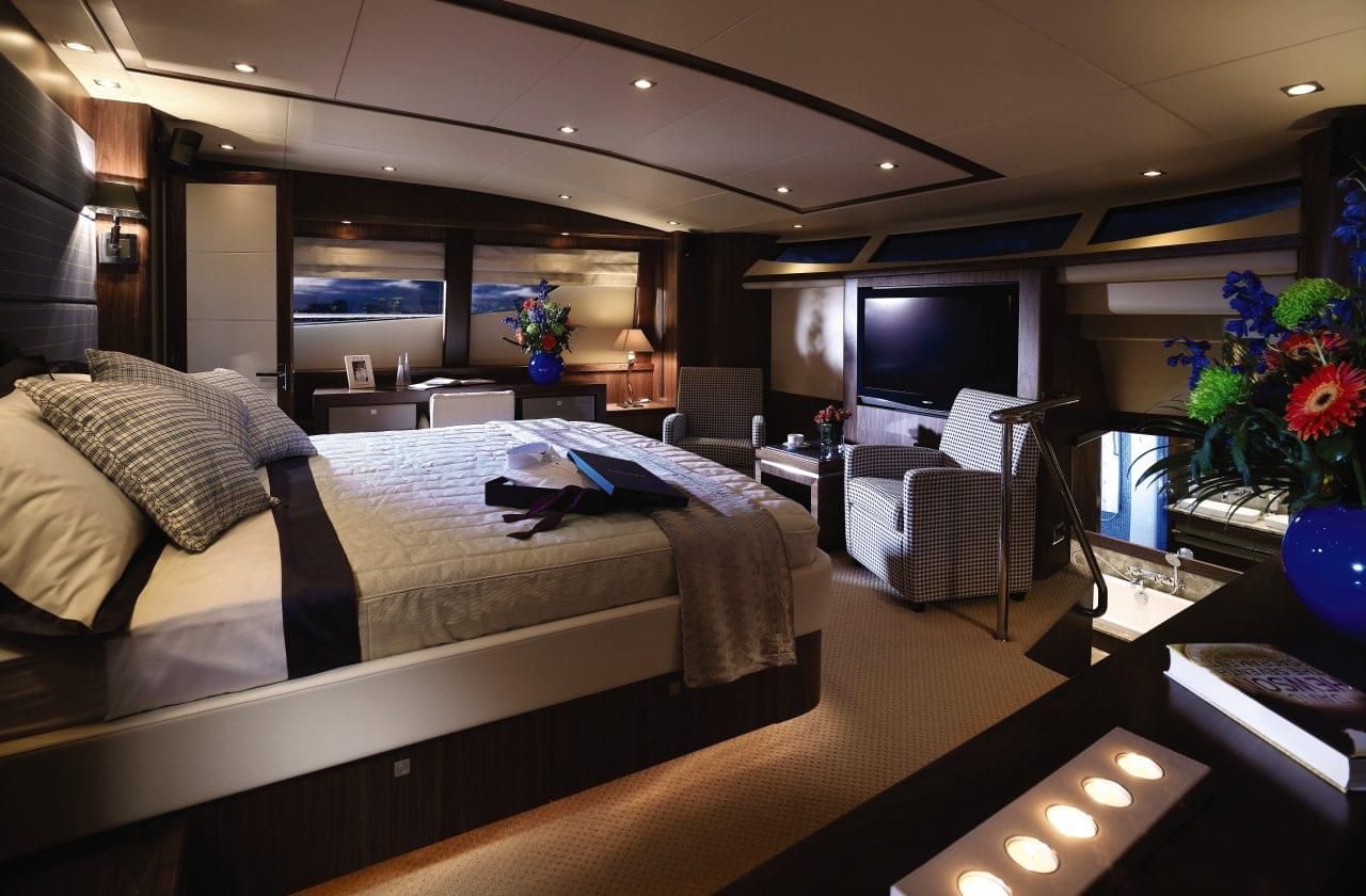 Interni del Sunseeker 112