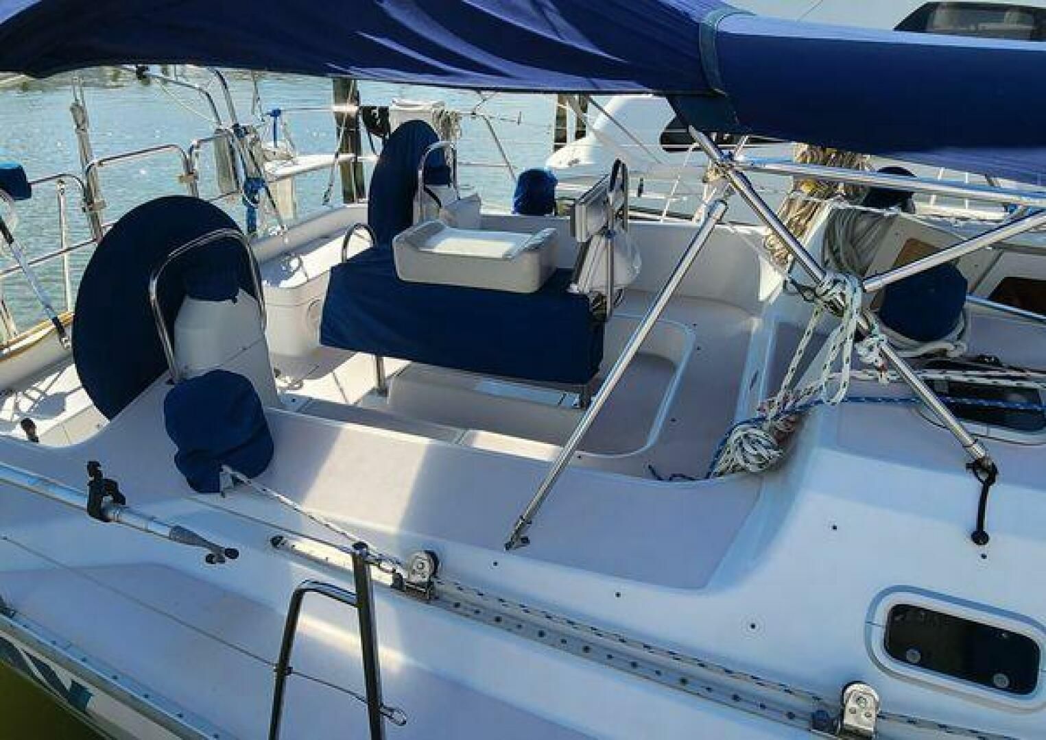 Extérieur du Catalina Yachts 400
