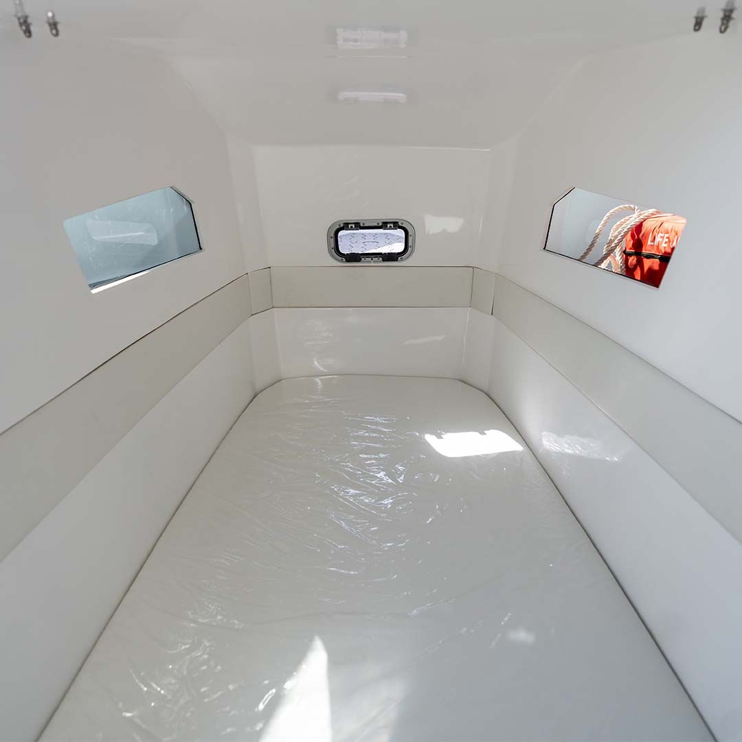Intérieur du AMP American Marine Performance AMP 333