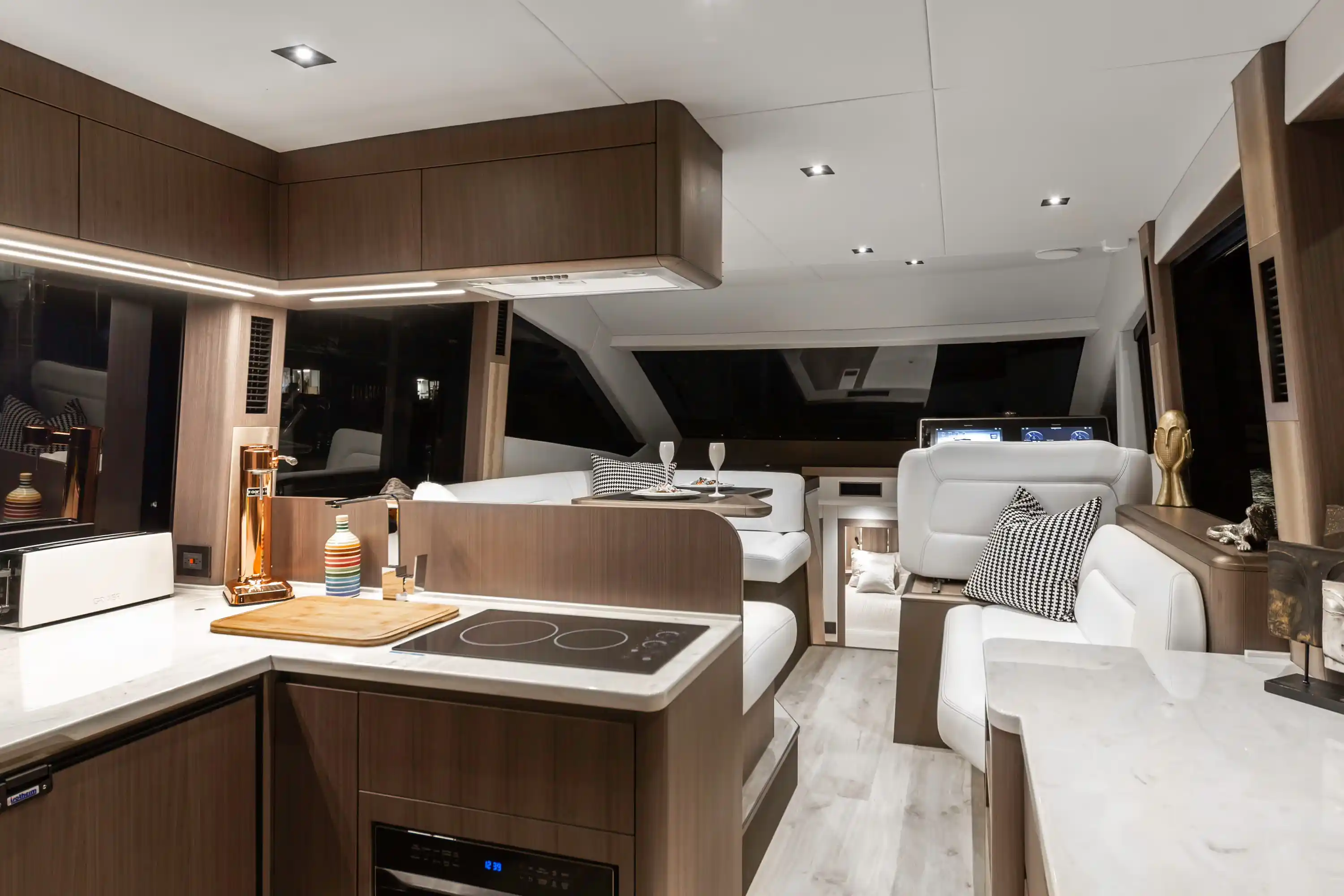 Interior del Galeon Yachts 480 Fly