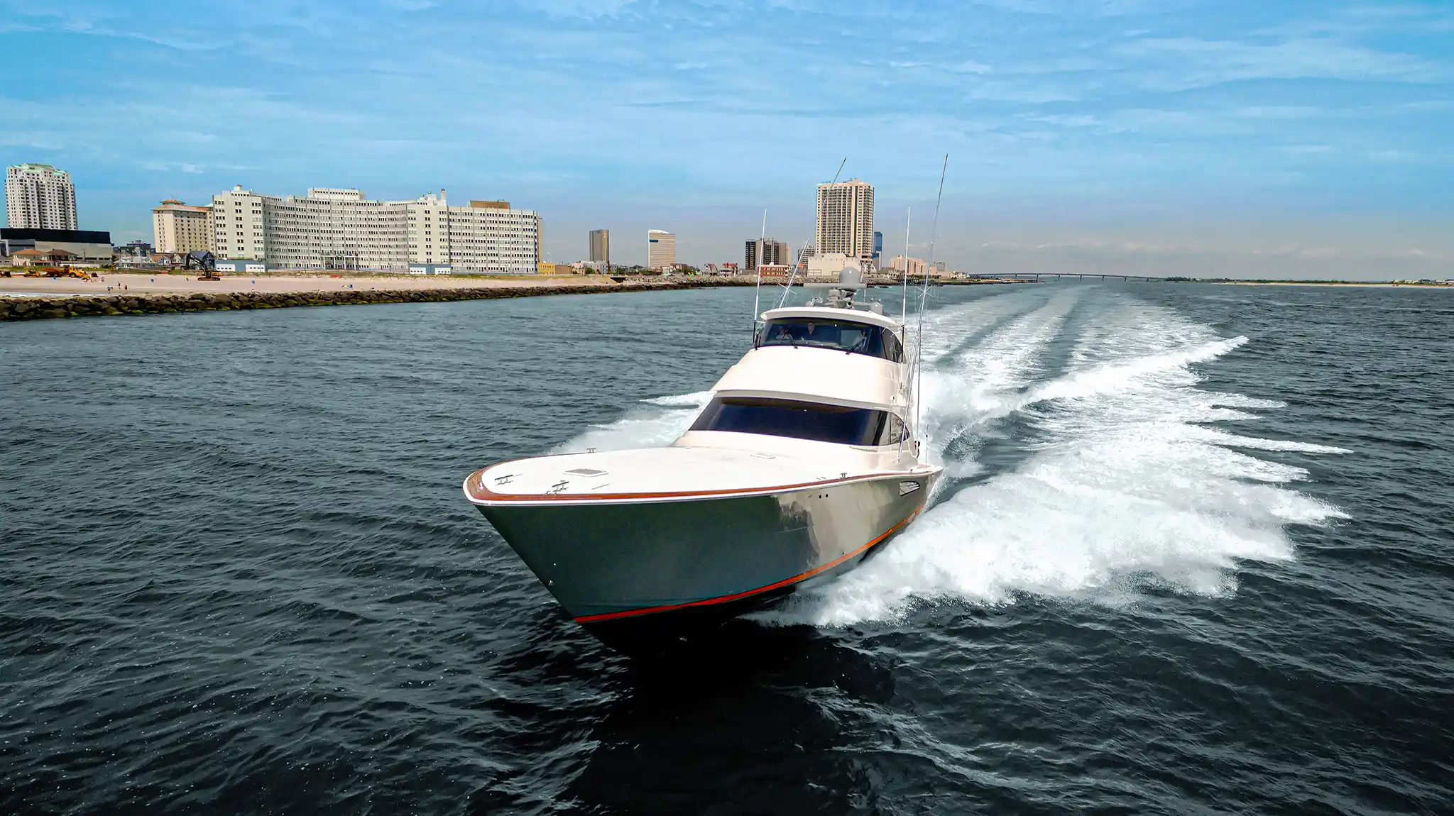 Esterni del Viking Yacht 68EB