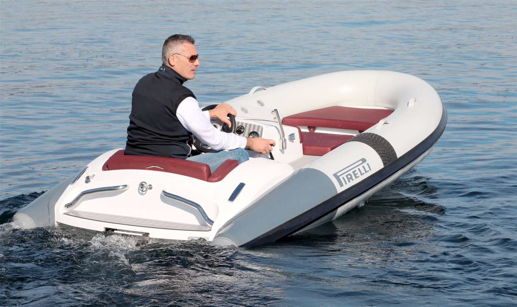 Exterior del Pirelli Speedboats J39