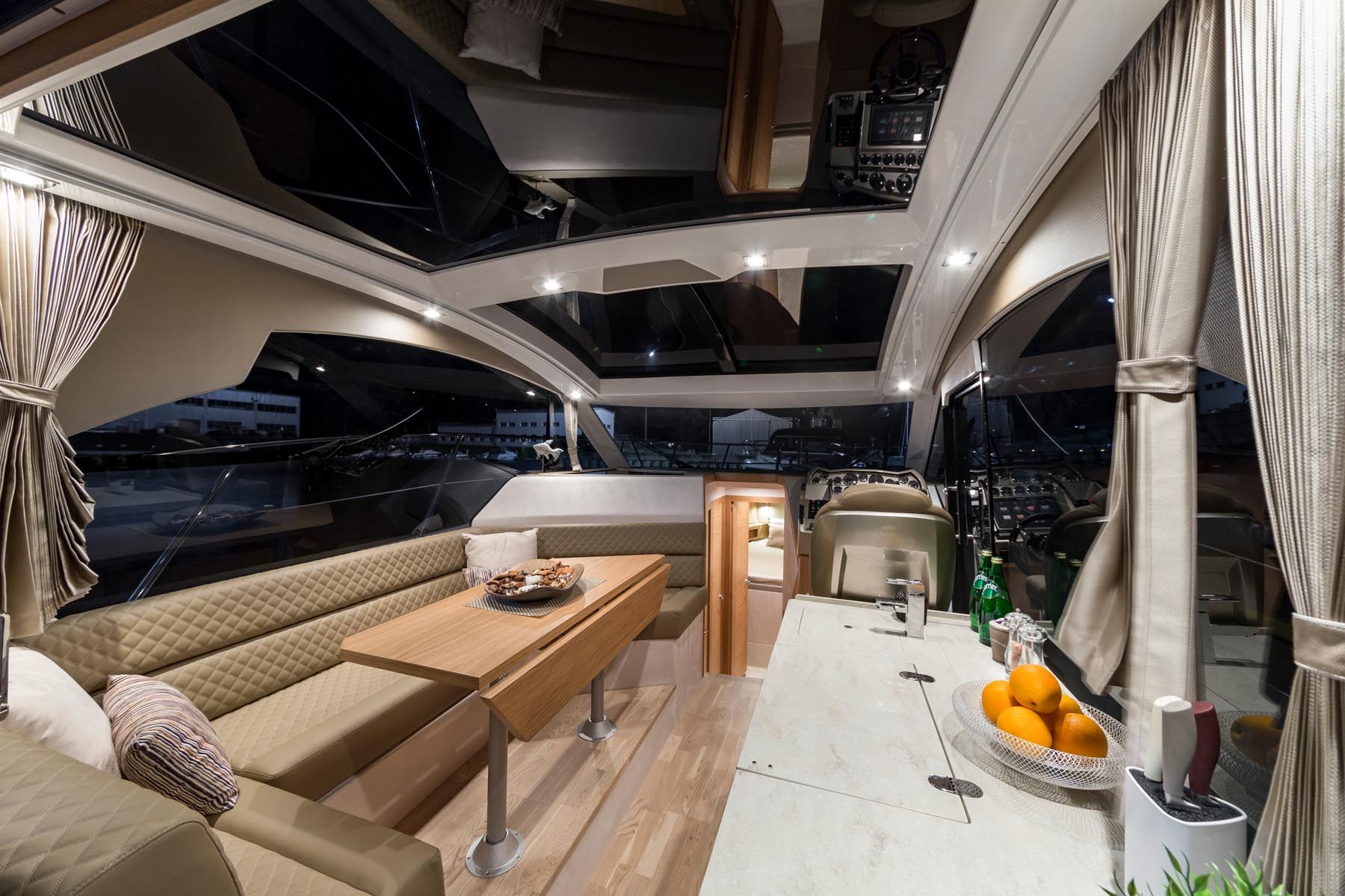 Innenbereich der Galeon Yachts 370 HTC