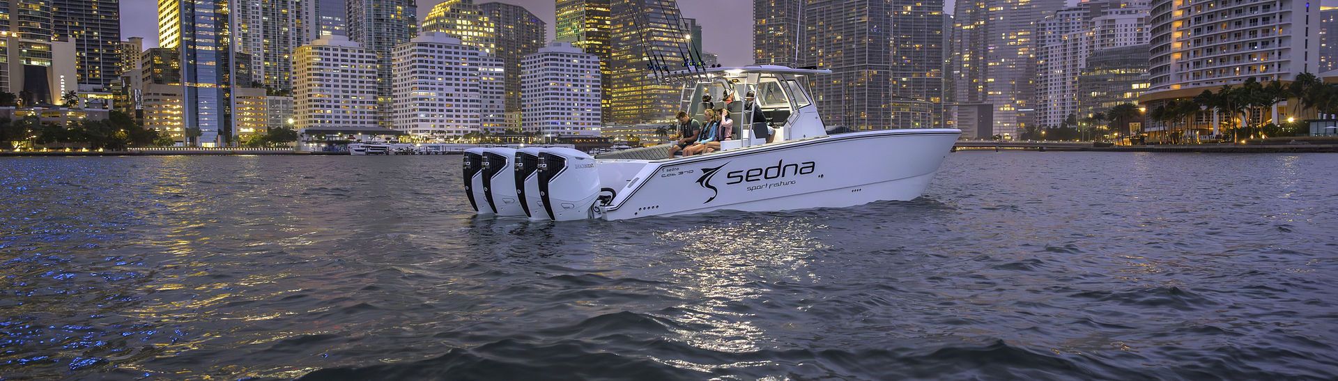 Sedna Sportfishing CAT 370 Exterior