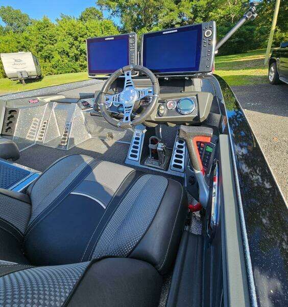 Ranger Z520L Interior