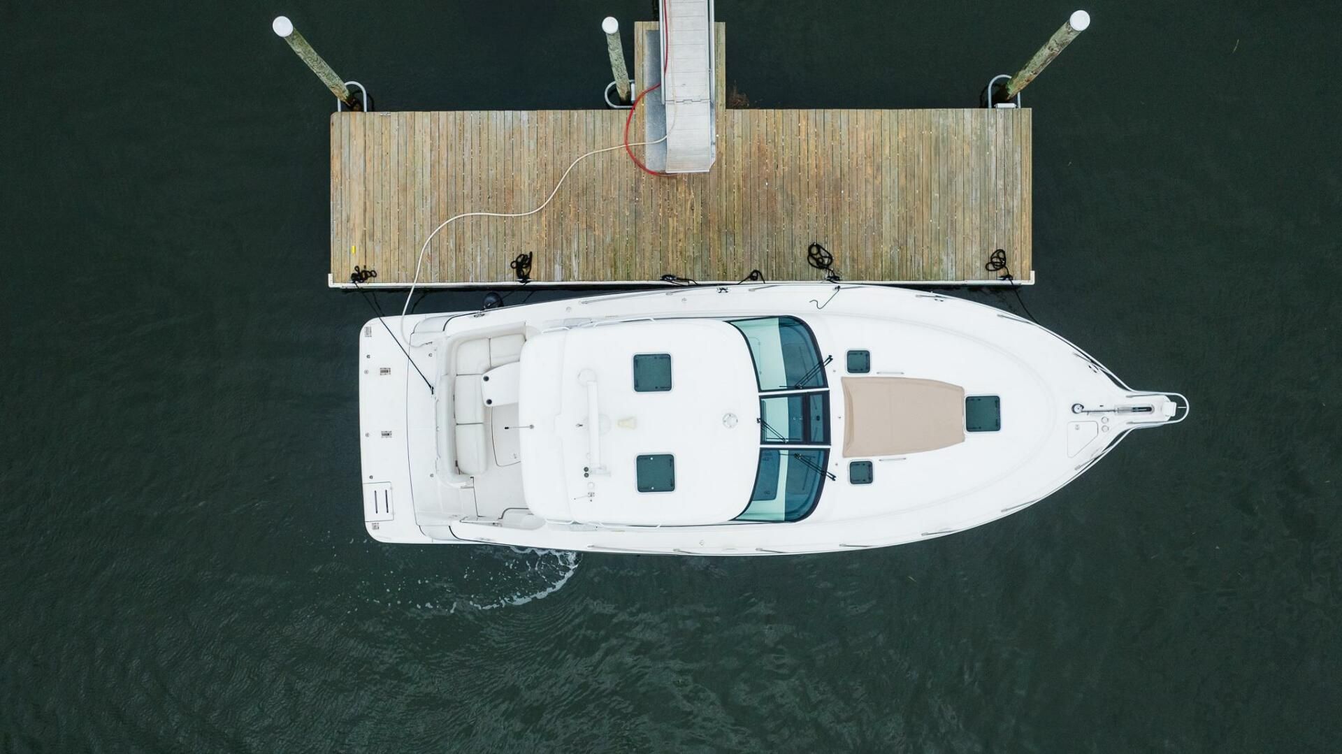 Außenbereich der Tiara Yachts 4300 Sovran