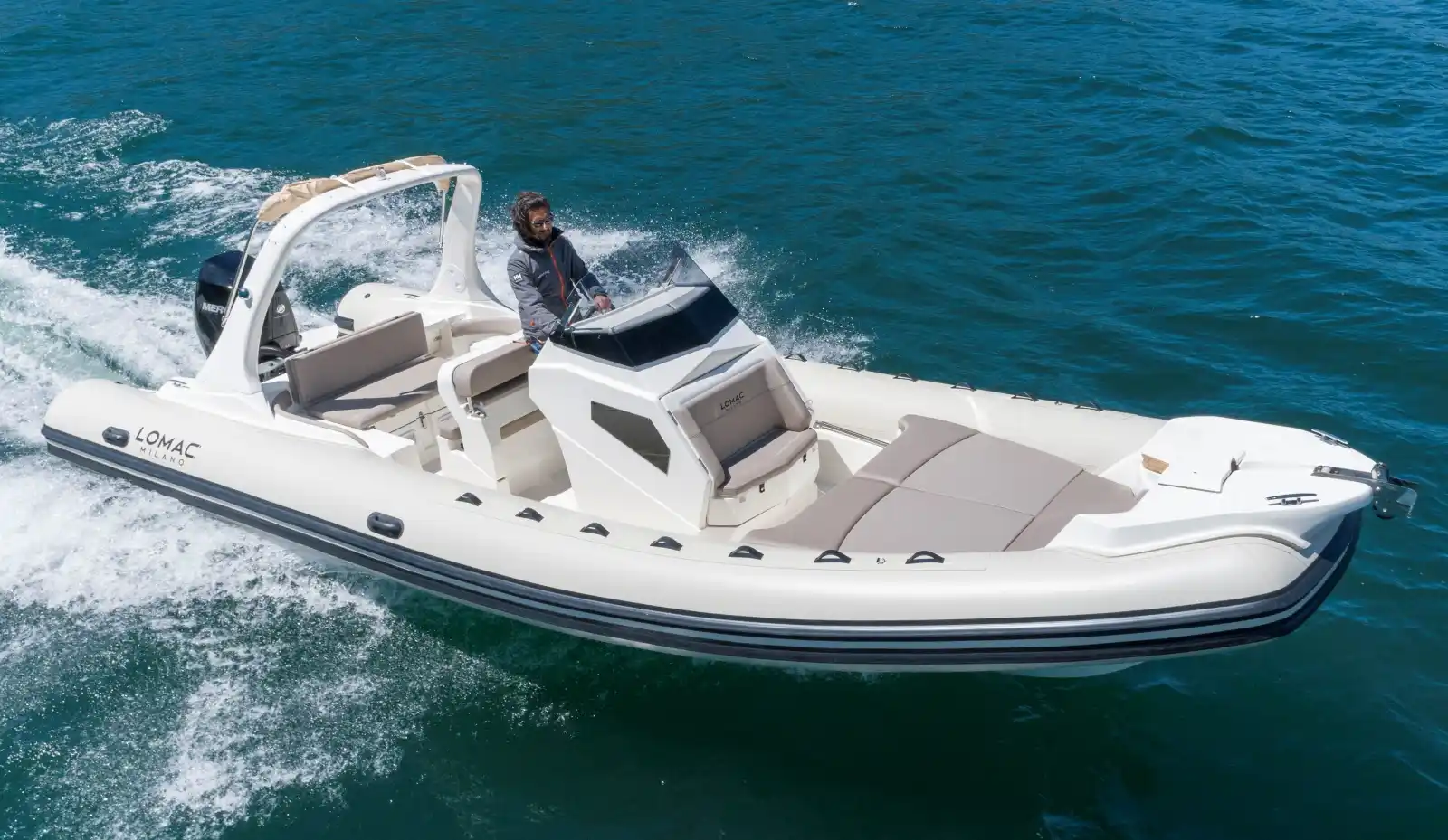 Lomac Turismo 790 Exterior