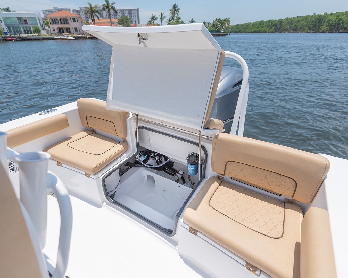 Sportsman Boats Heritage 241 Center Console Interior