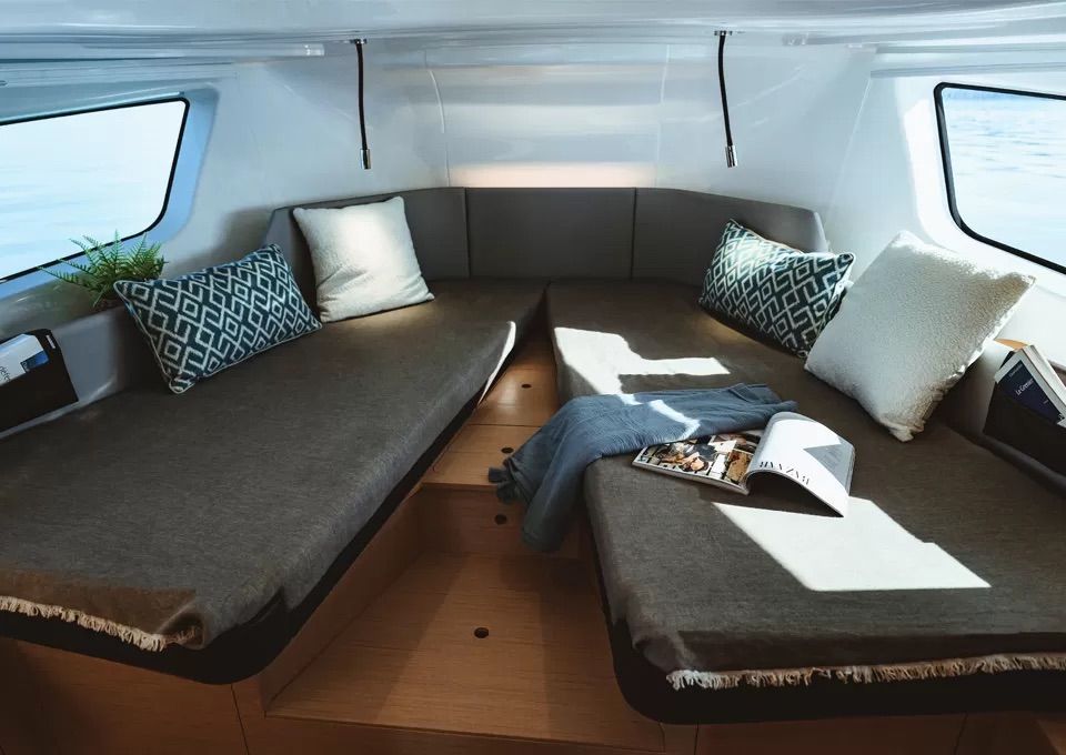 Delphia 10 LoungeTop Interior