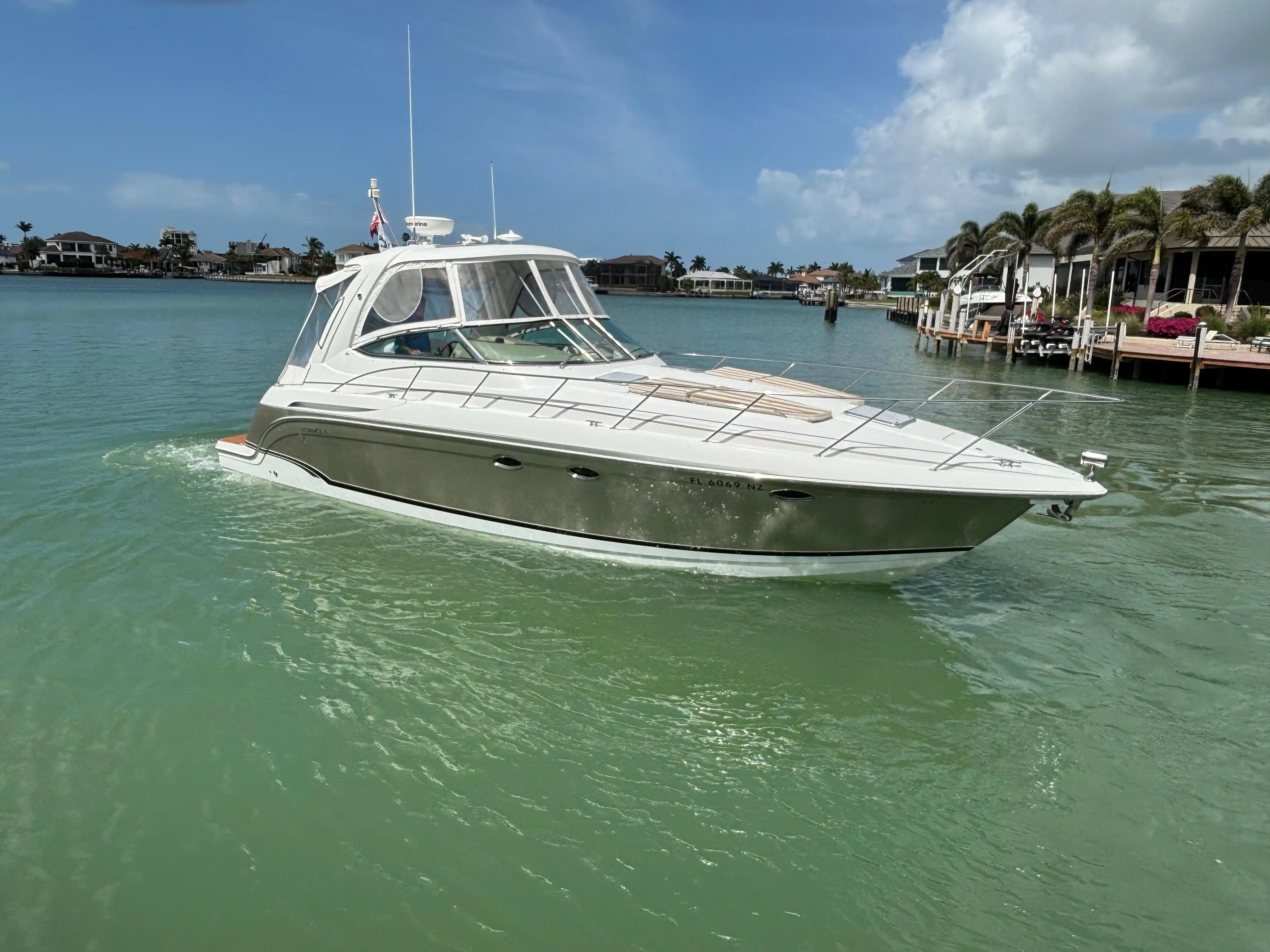 Formula Boats 37 PC Exterior