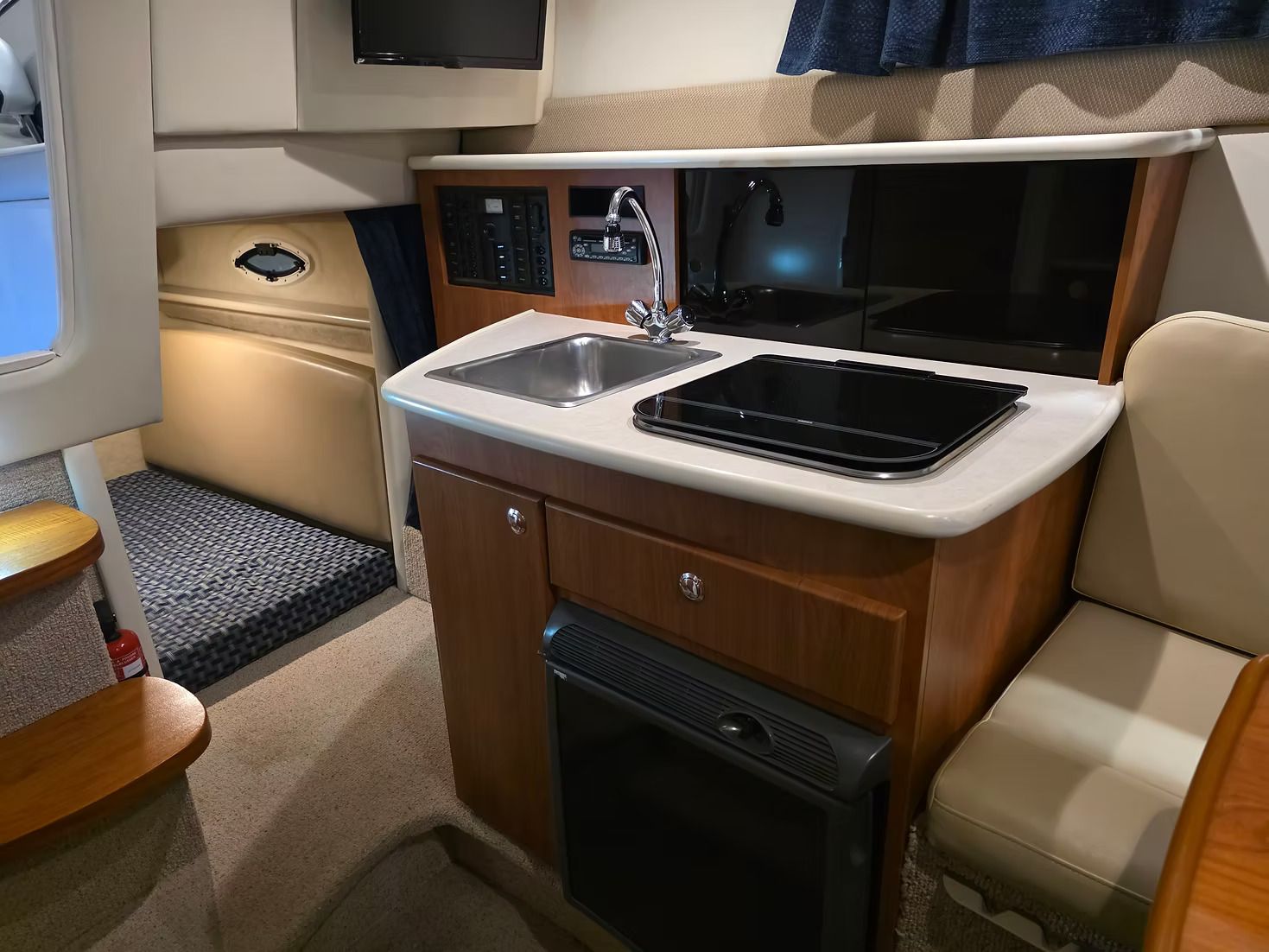 Interieur van de Bayliner 265