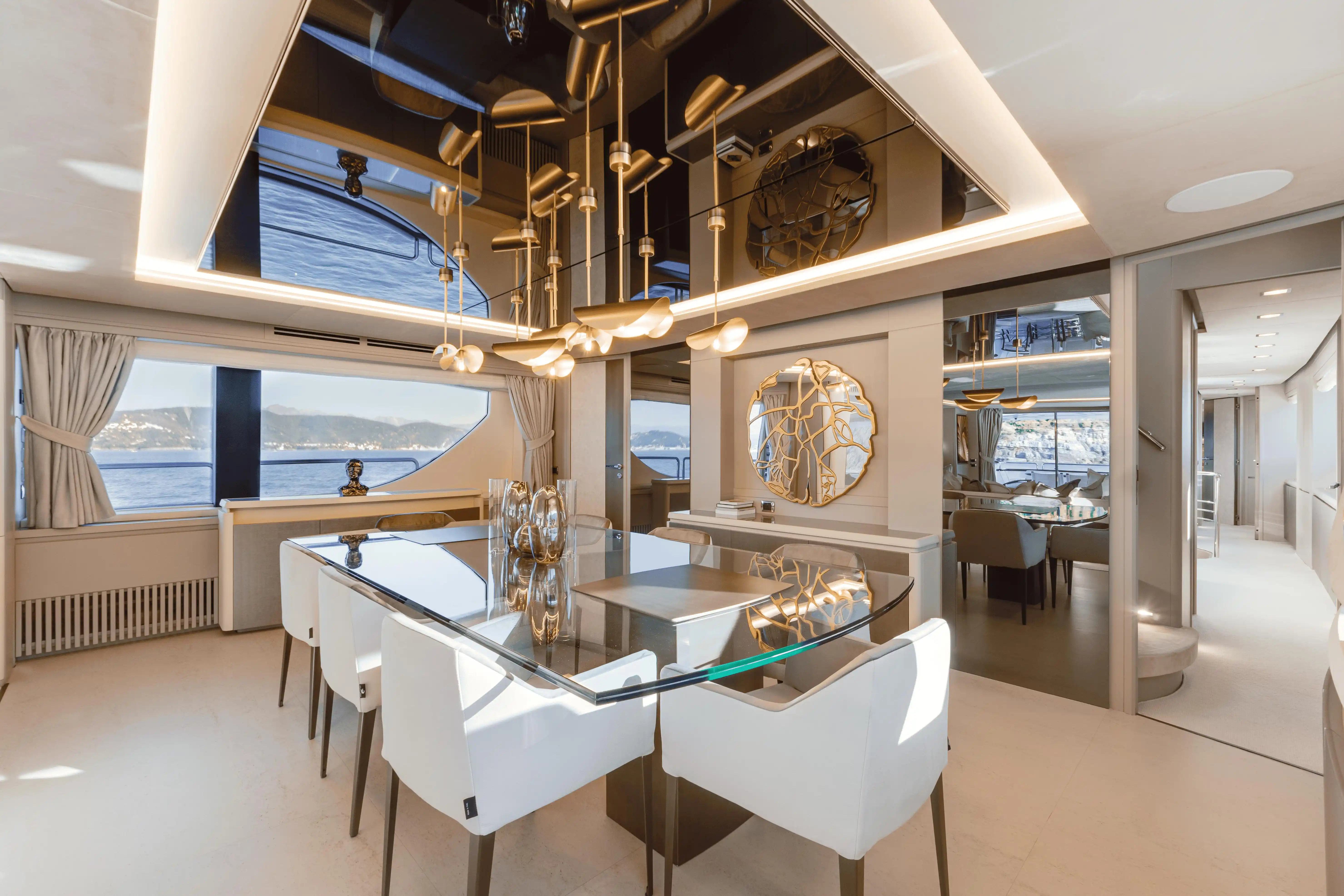 Interni del Azimut 116
