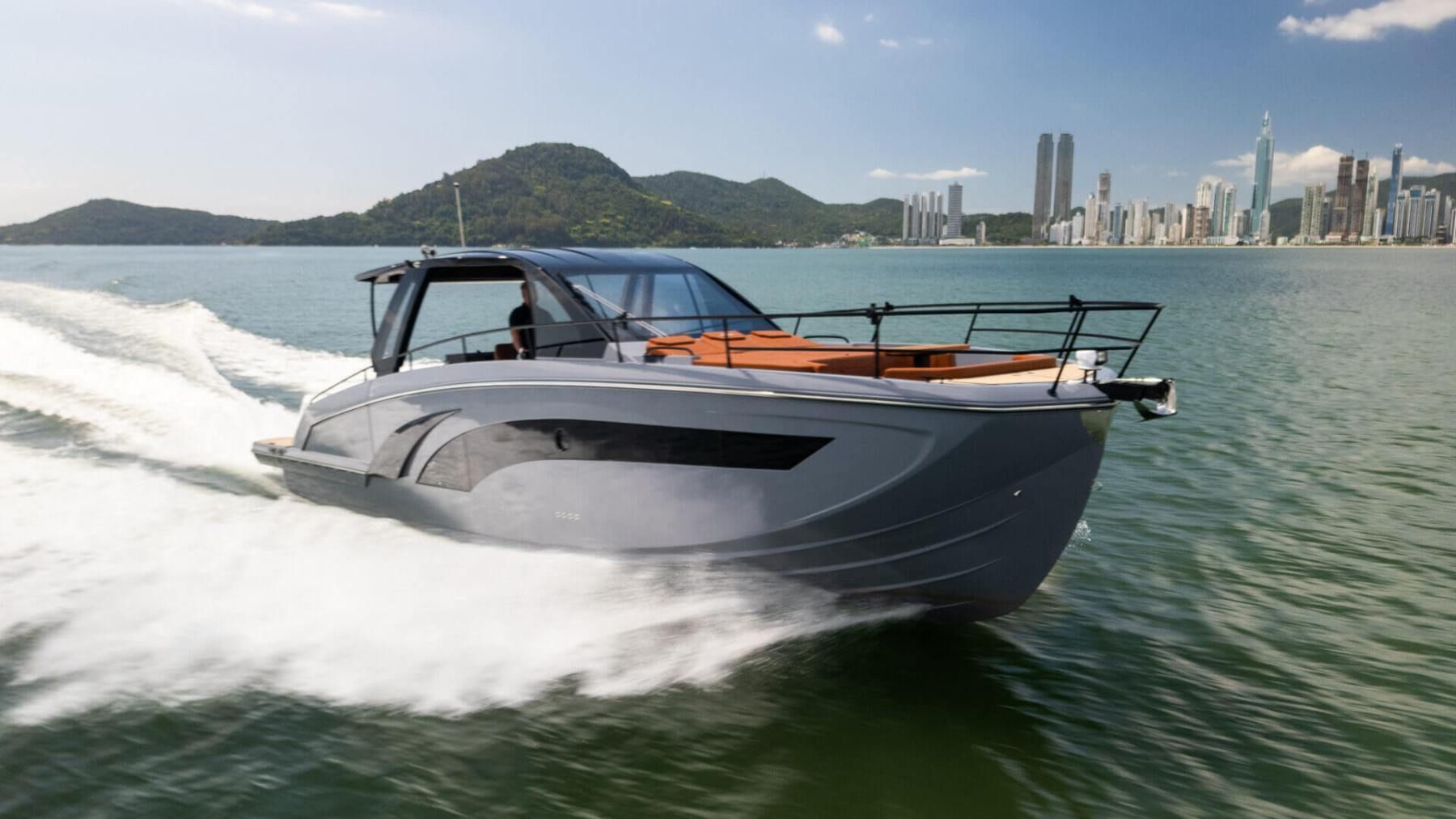 Hanover Yachts 447 Exterior