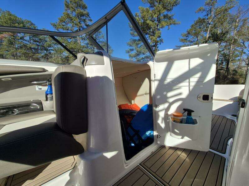 Yamaha 242 Limited S Interior
