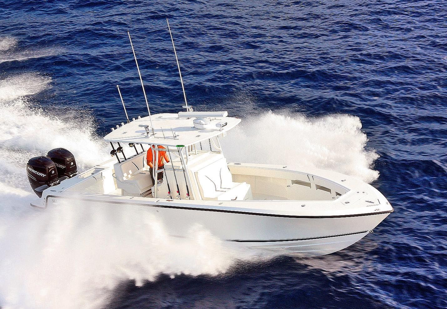SeaVee 340B Exterior