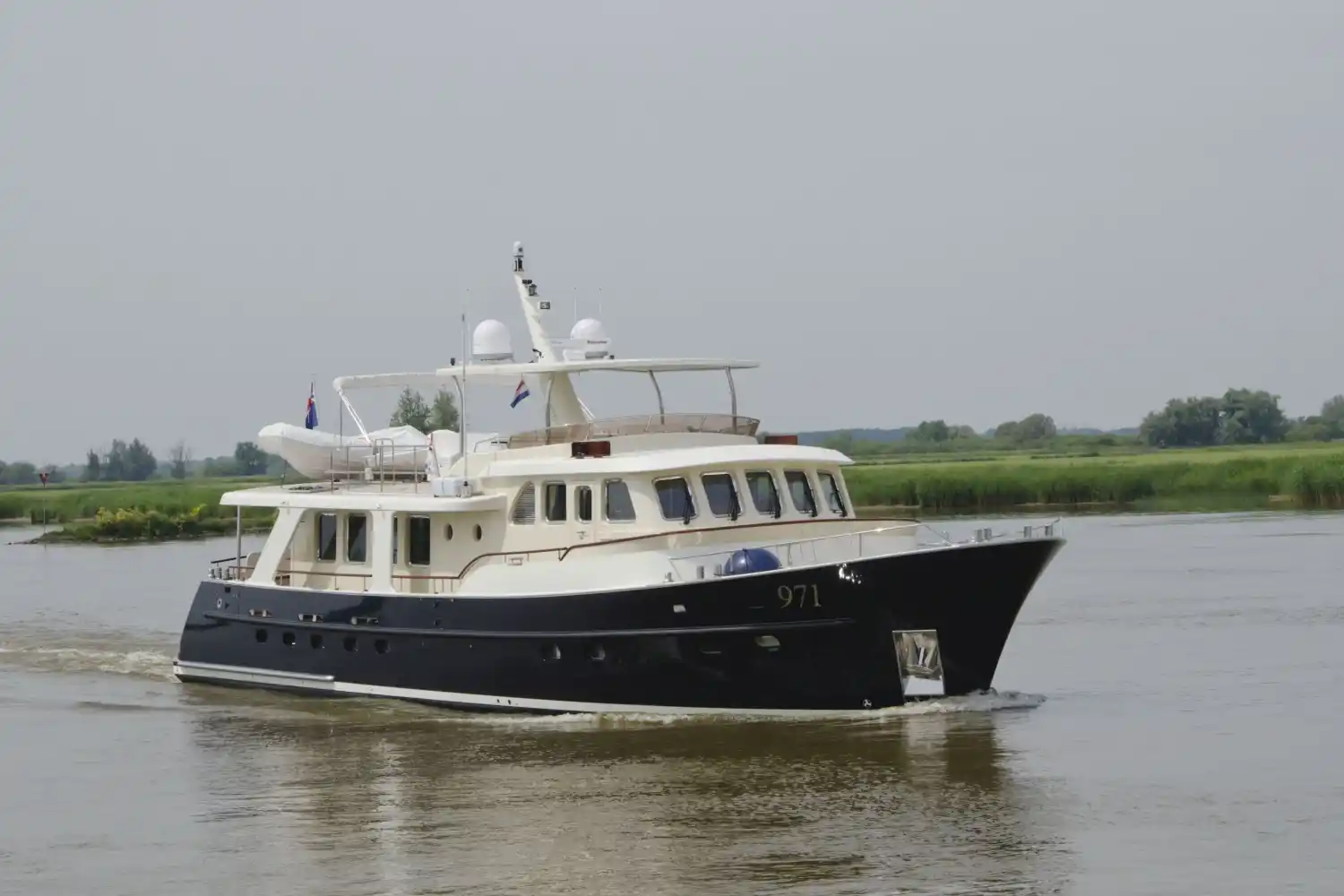 De Alm Delfino 70 Exterior