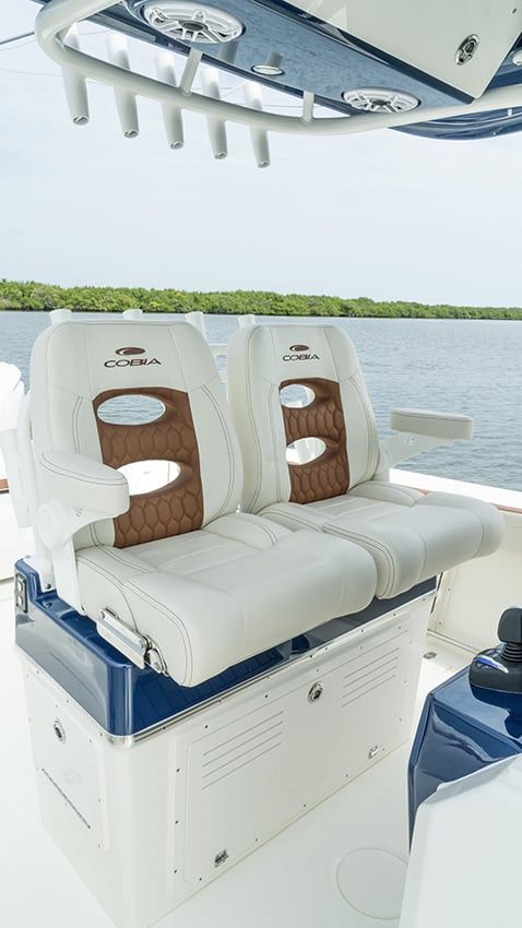 Innenbereich der Cobia 285 CC