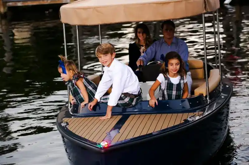 Vision Marine Fantail 217 Exterior