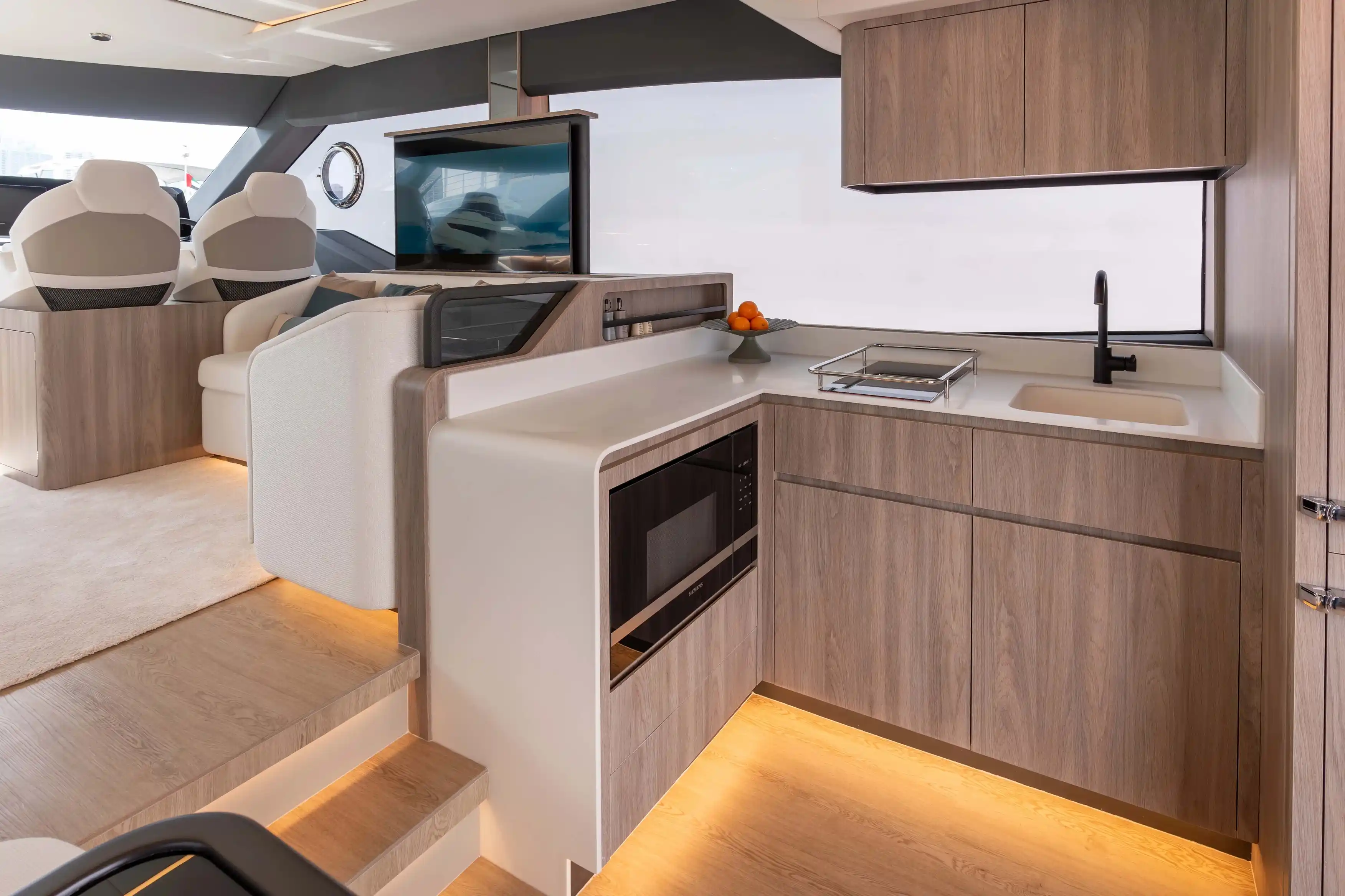 Majesty Yachts 60 Interior
