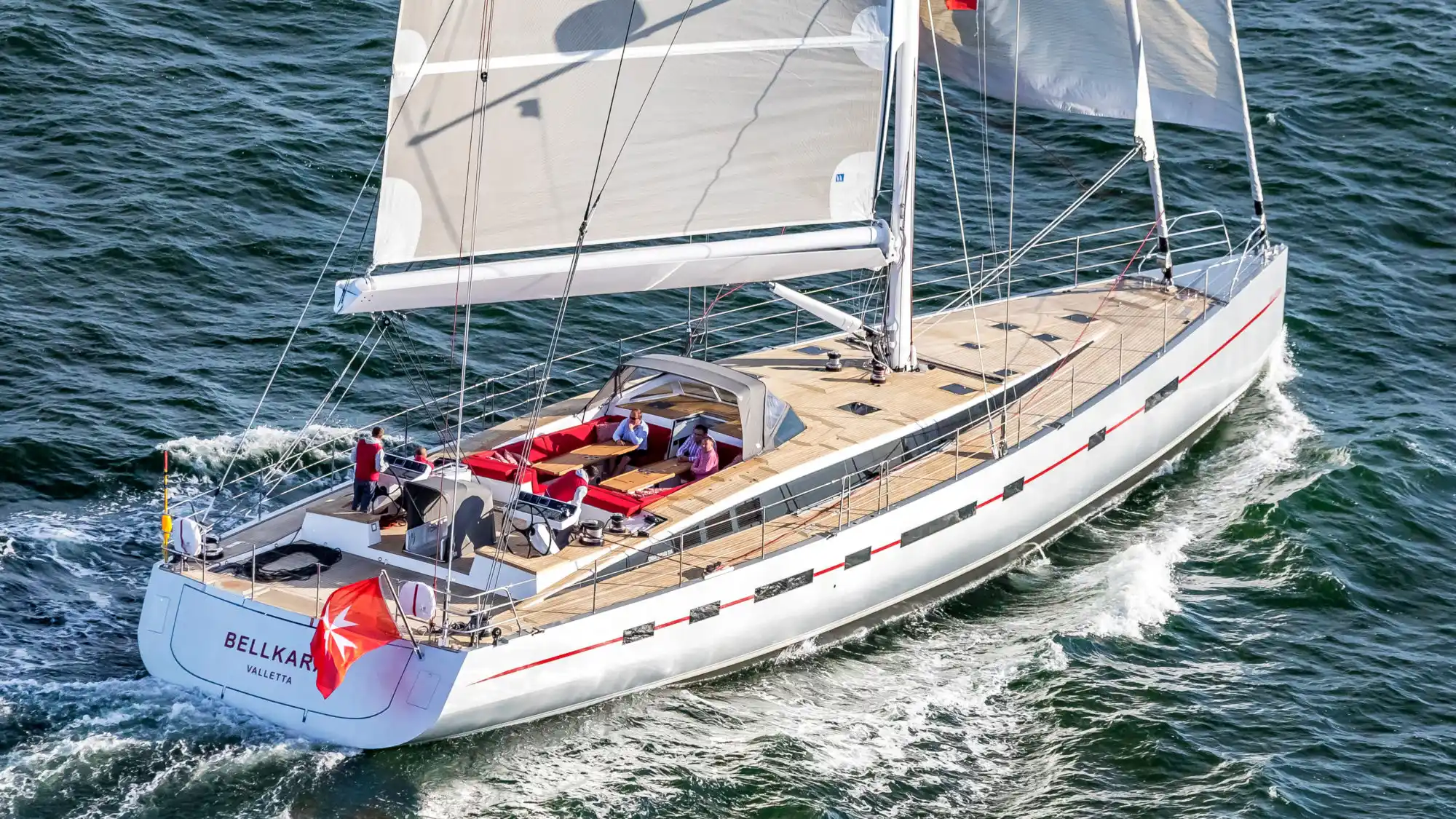 Extérieur du Conrad YCC91 / Bellkara