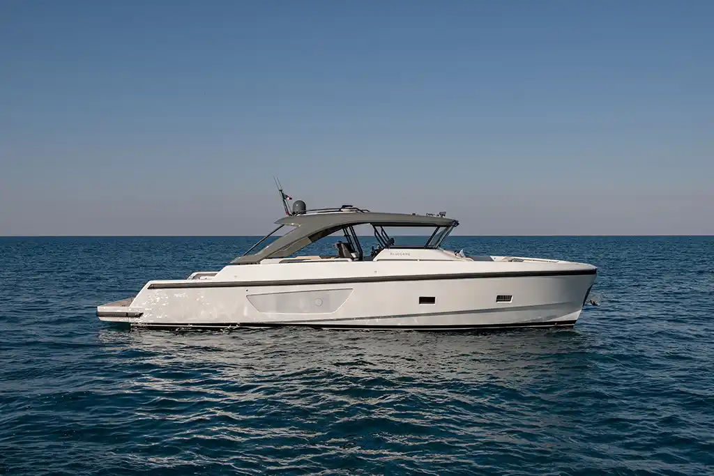 BLUEGAME BG54 Exterior