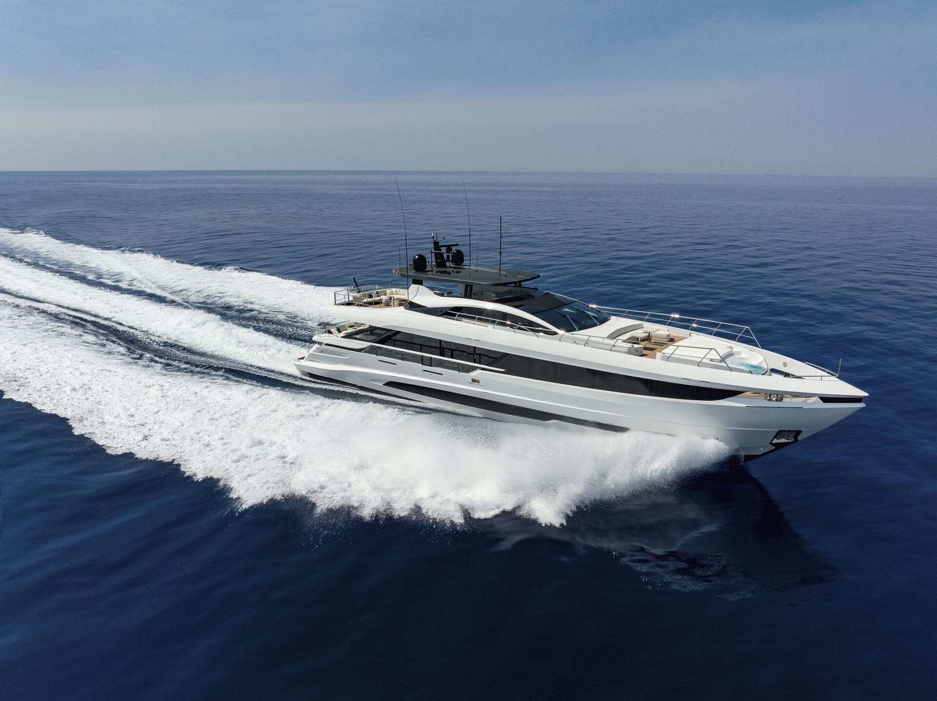 Extérieur du Mangusta Gransport 33