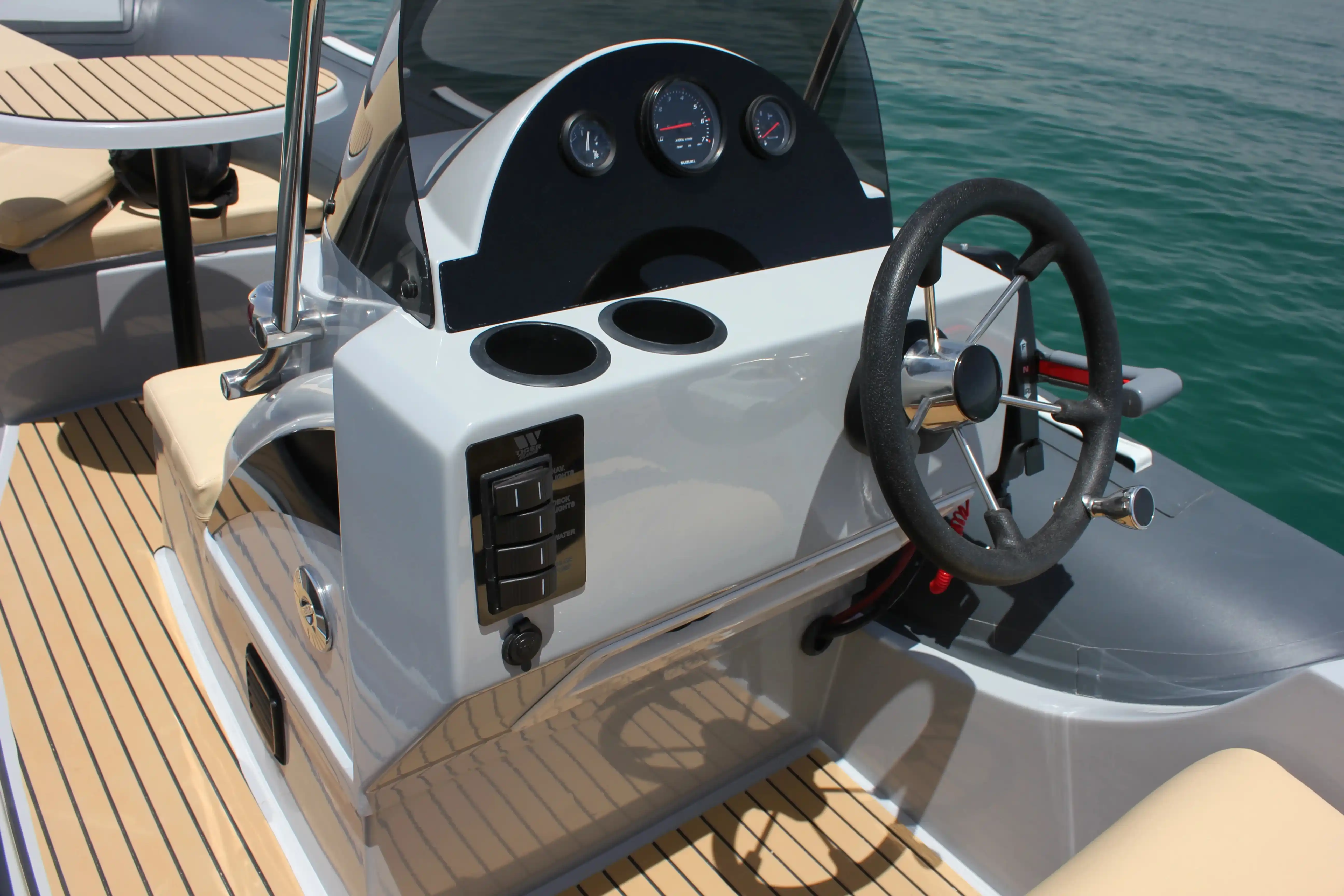 Tiger Marine SportLine 520 Interior