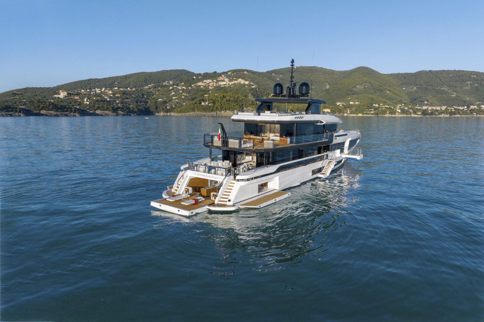 Mangusta Oceano 44 Exterior