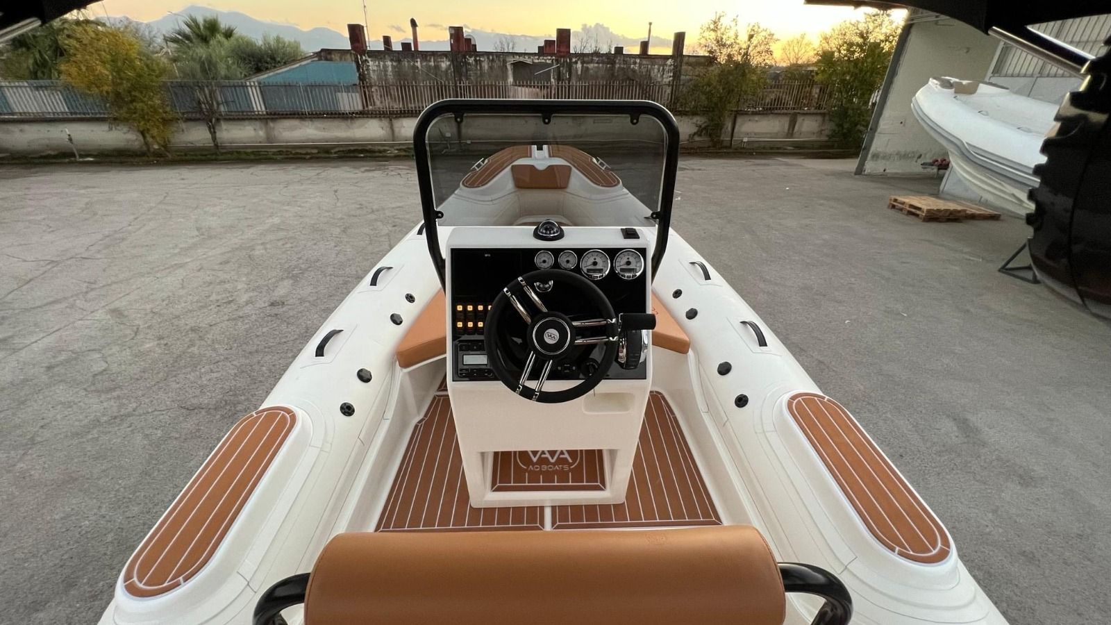 Aqvaboats Luxurib 22 Interior