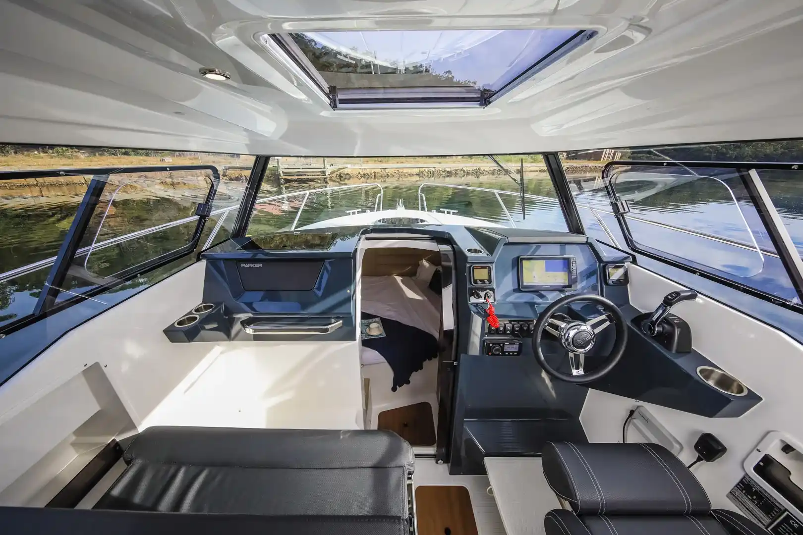 Innenbereich der Parker Poland 790 Explorer