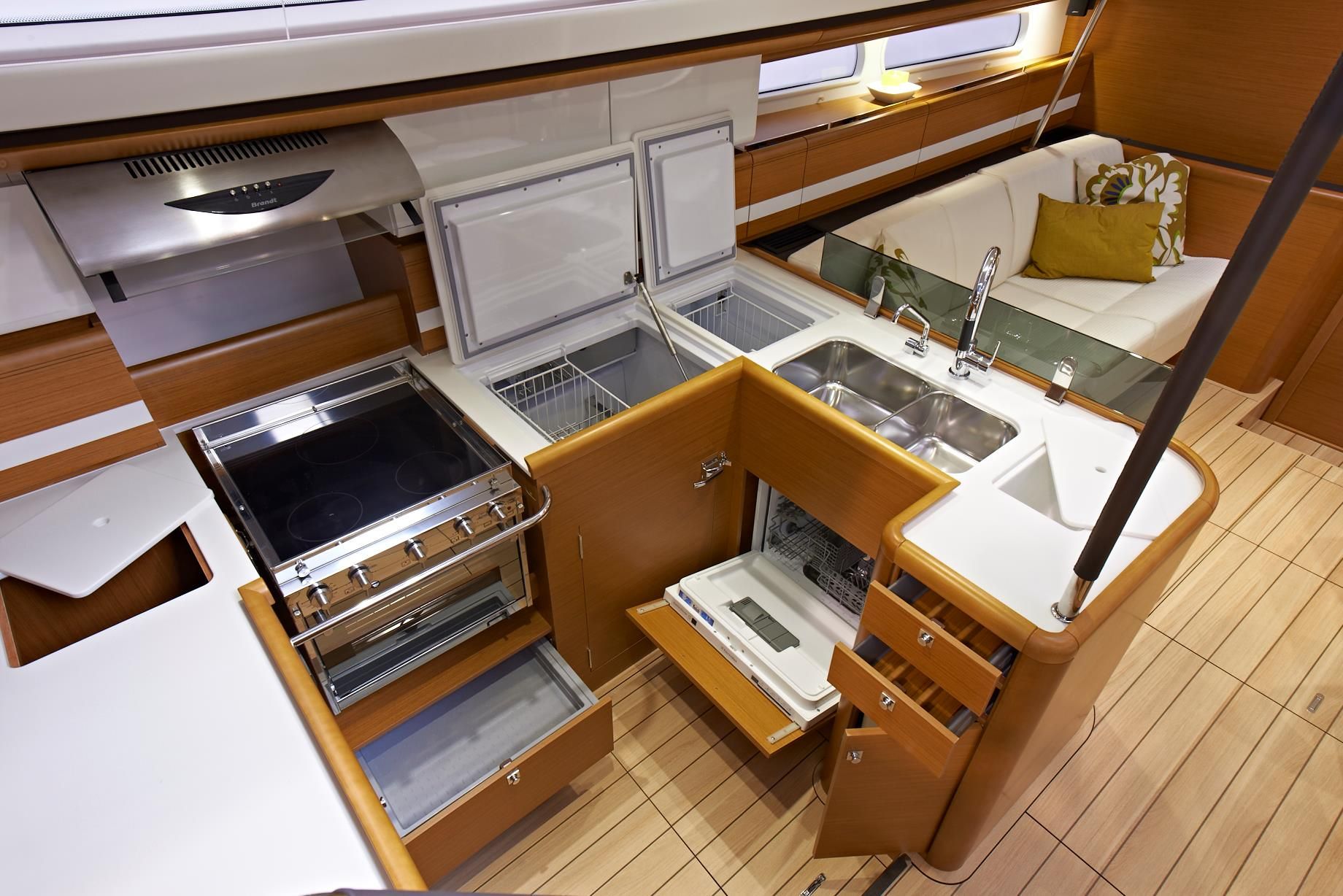 Jeanneau 58 Interior