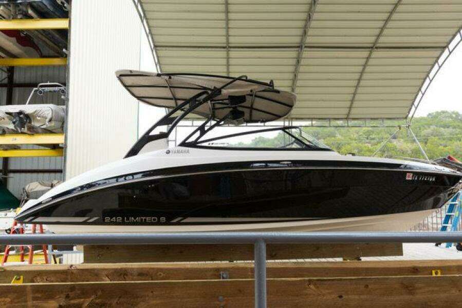 Yamaha 242 Limited S E-Series