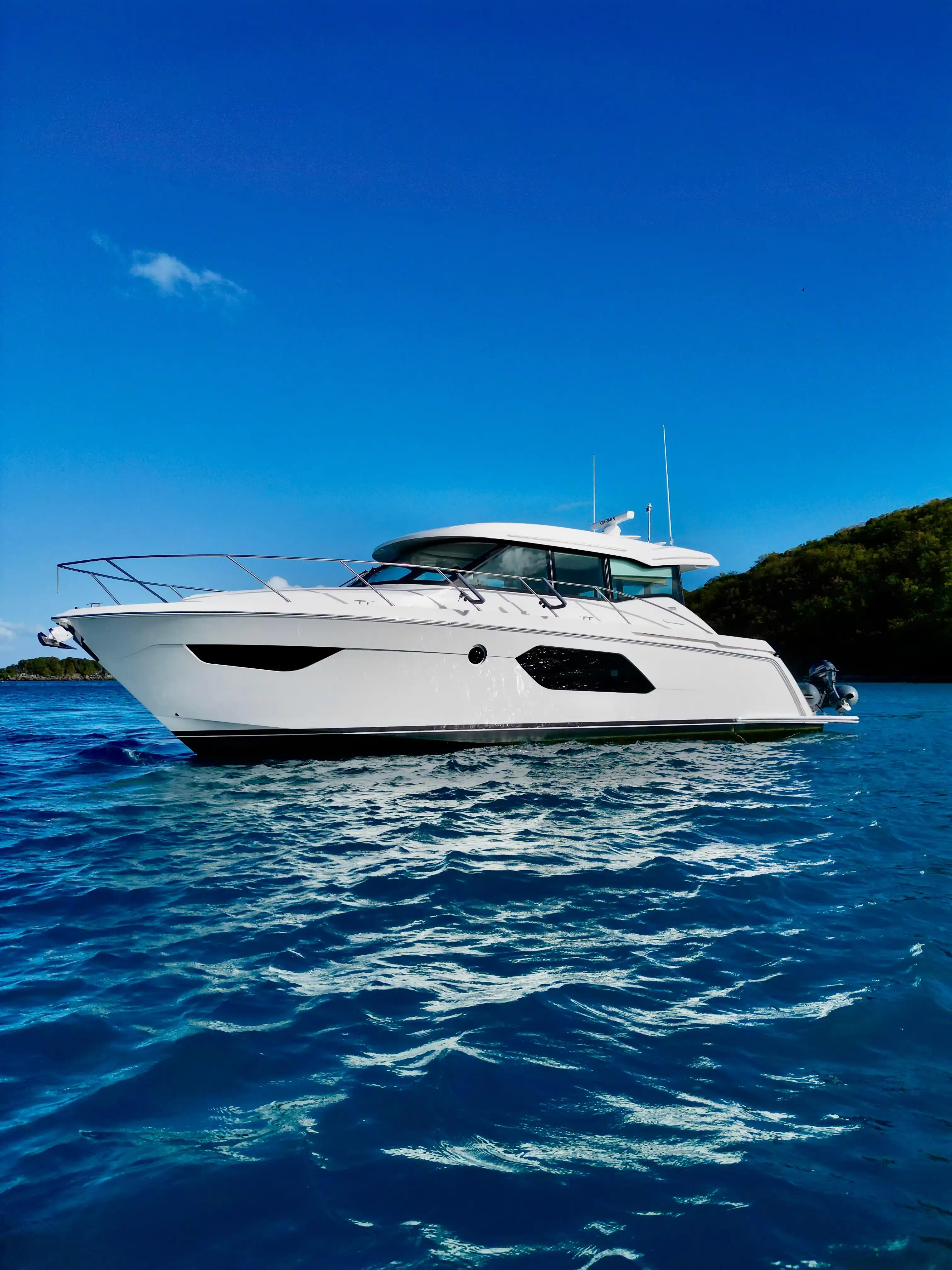 Tiara Yachts C49 Coupe photo