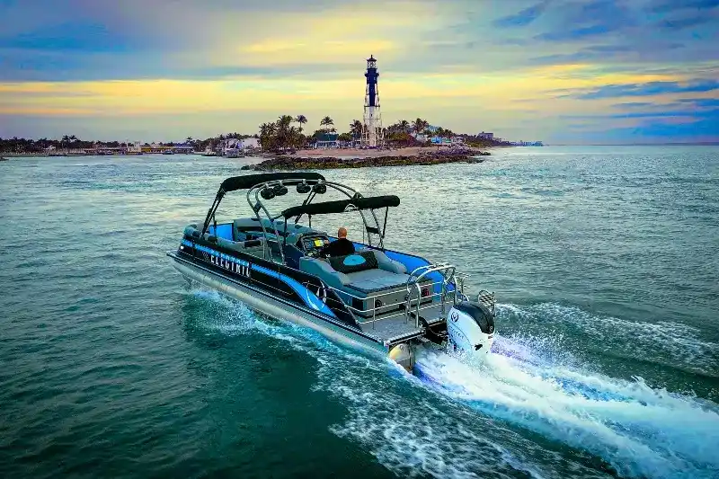 Vision Marine V30 Exterior