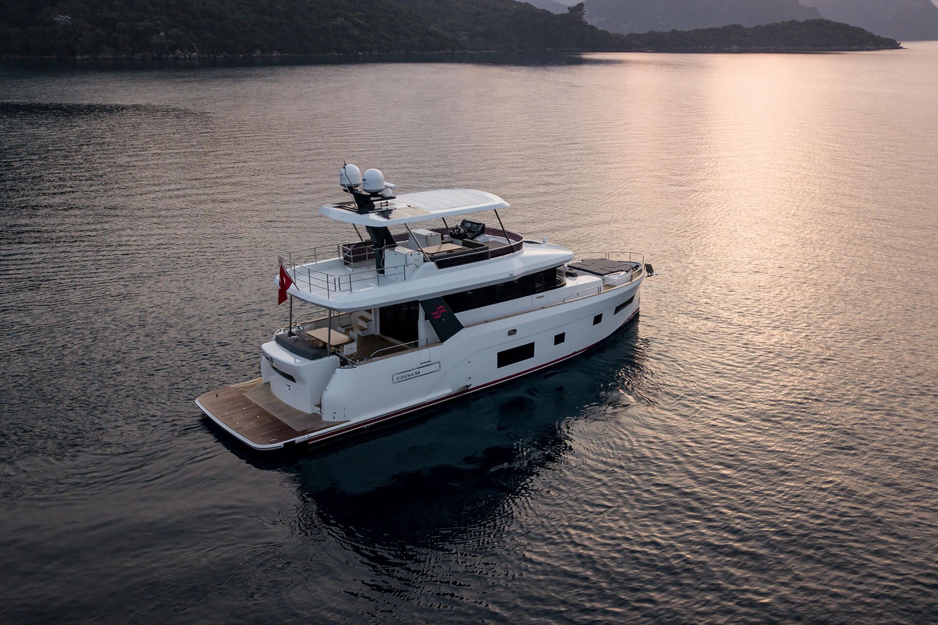 Sirena 58 Exterior