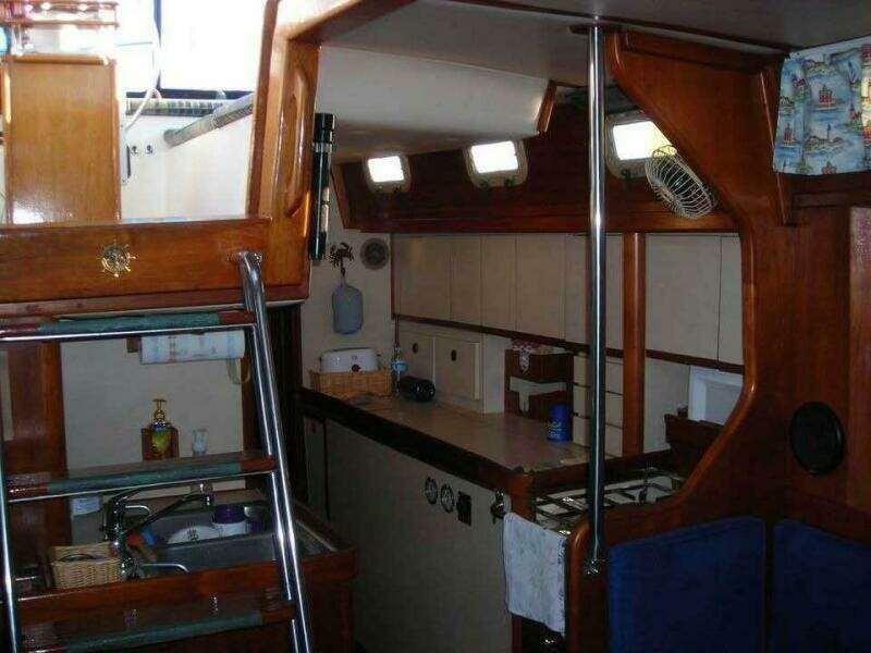 Endeavour 42 CC Interior
