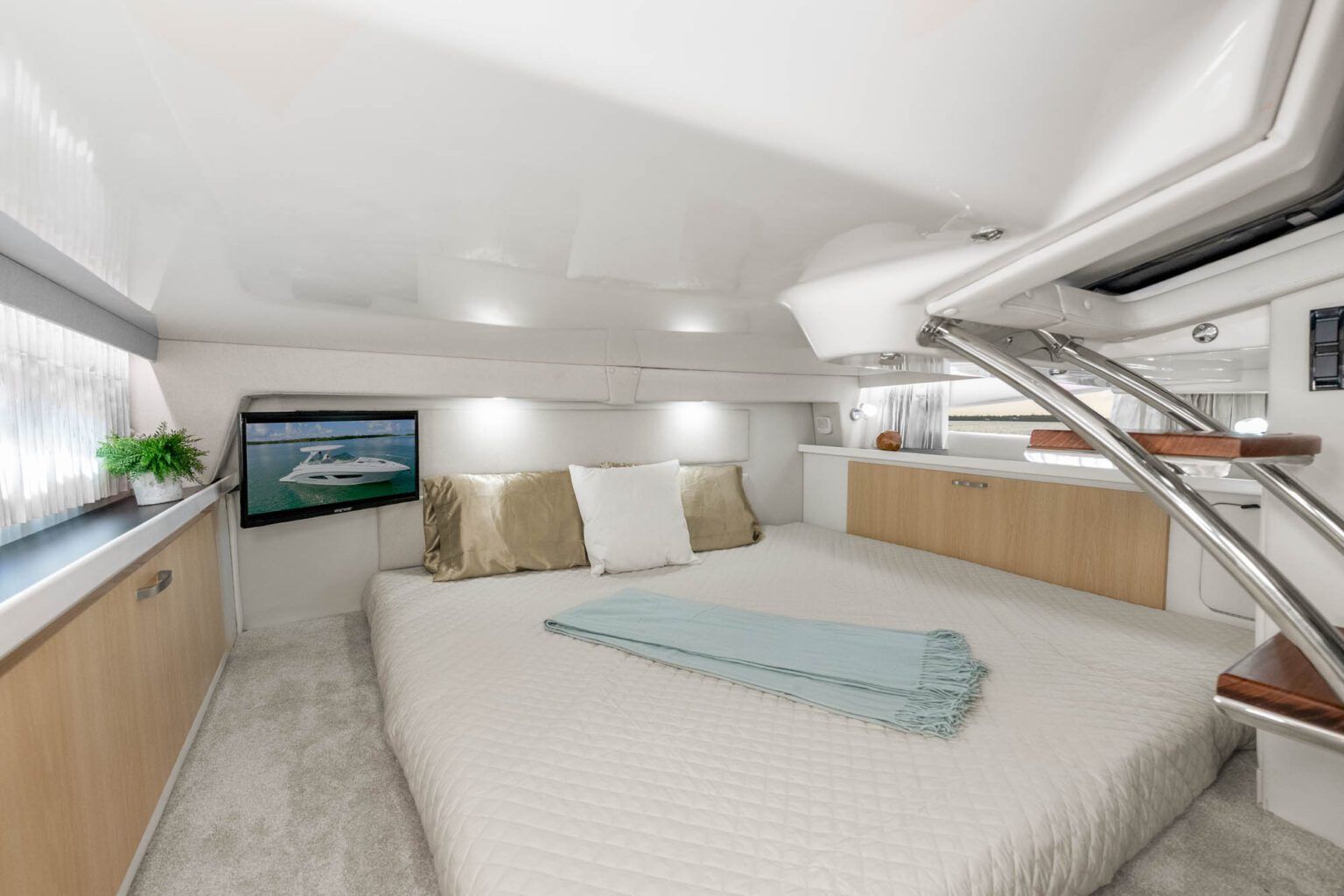 Innenbereich der Regal 33 Express