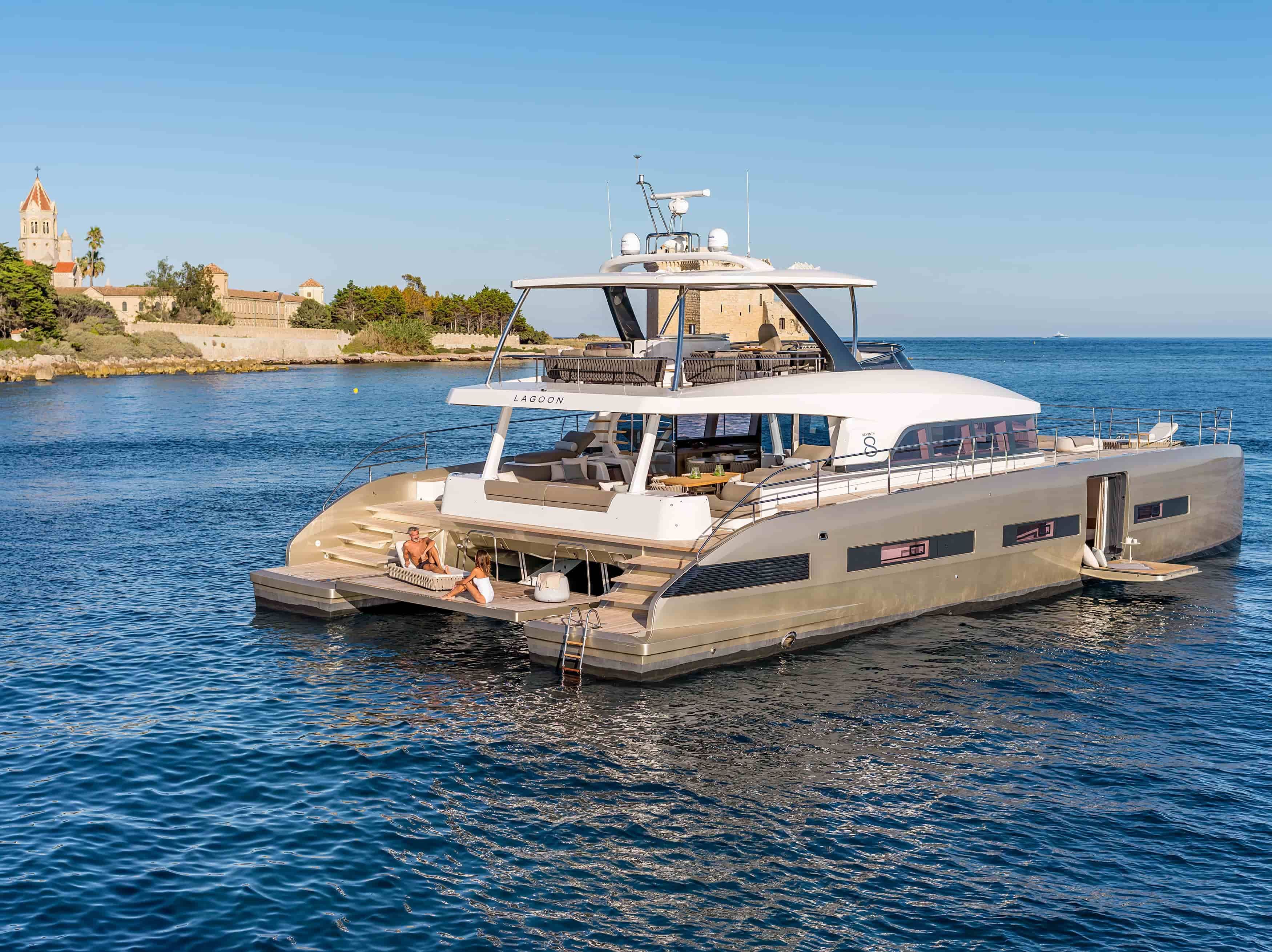 Lagoon SEVENTY 8 Exterior