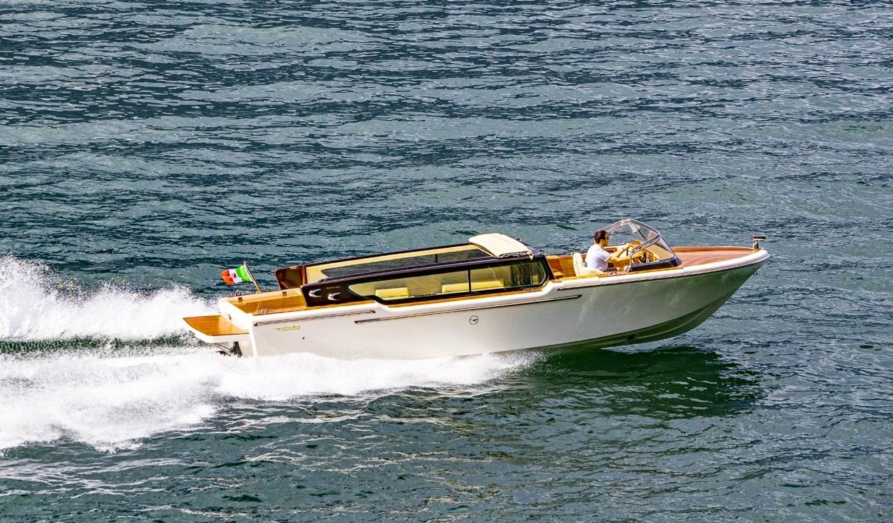 Airon Venetian Panoramic Limousine
